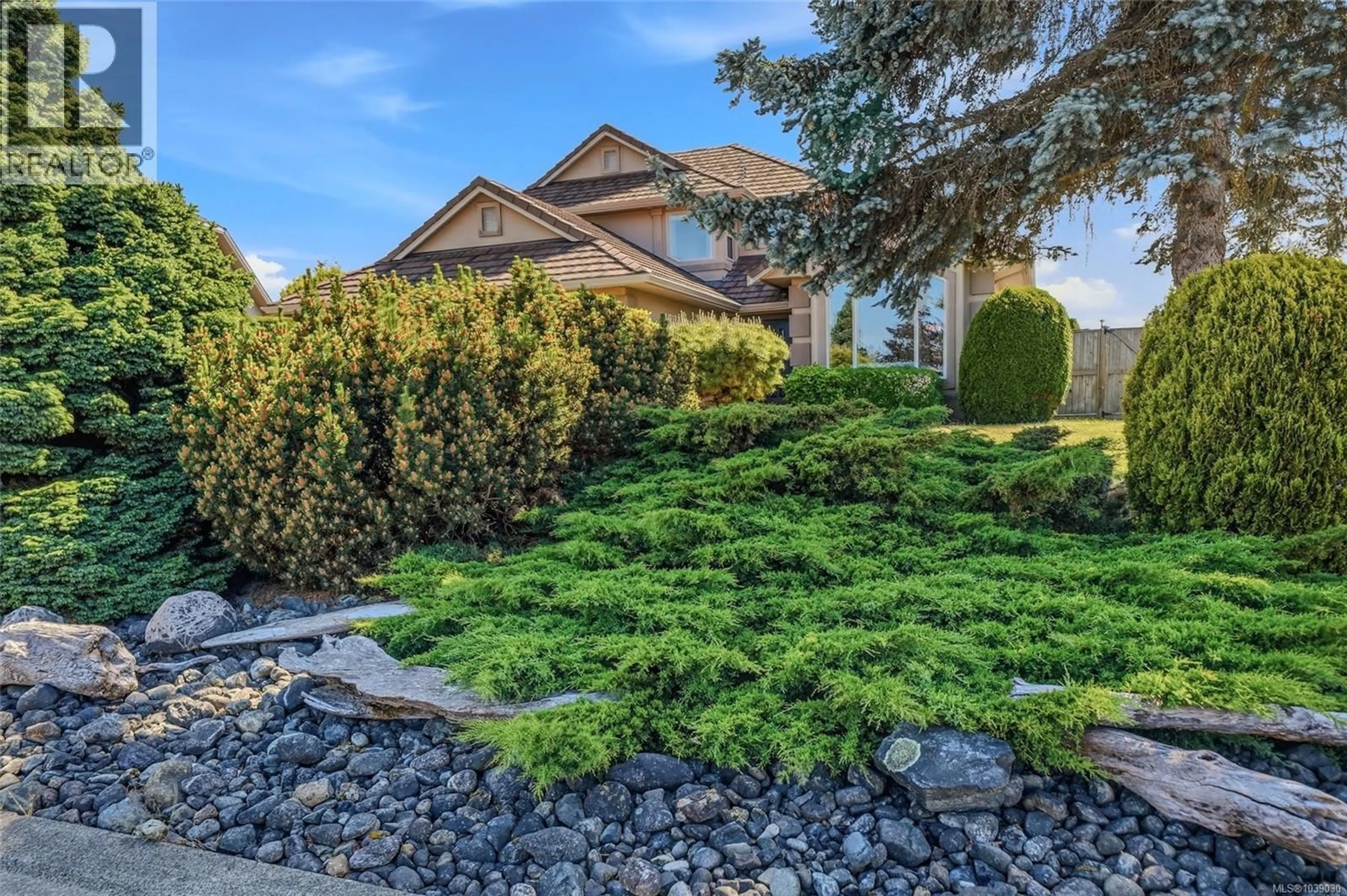 Home with vinyl exterior material, street for 1096 AERY VIEW WAY, Parksville British Columbia V9P2N9