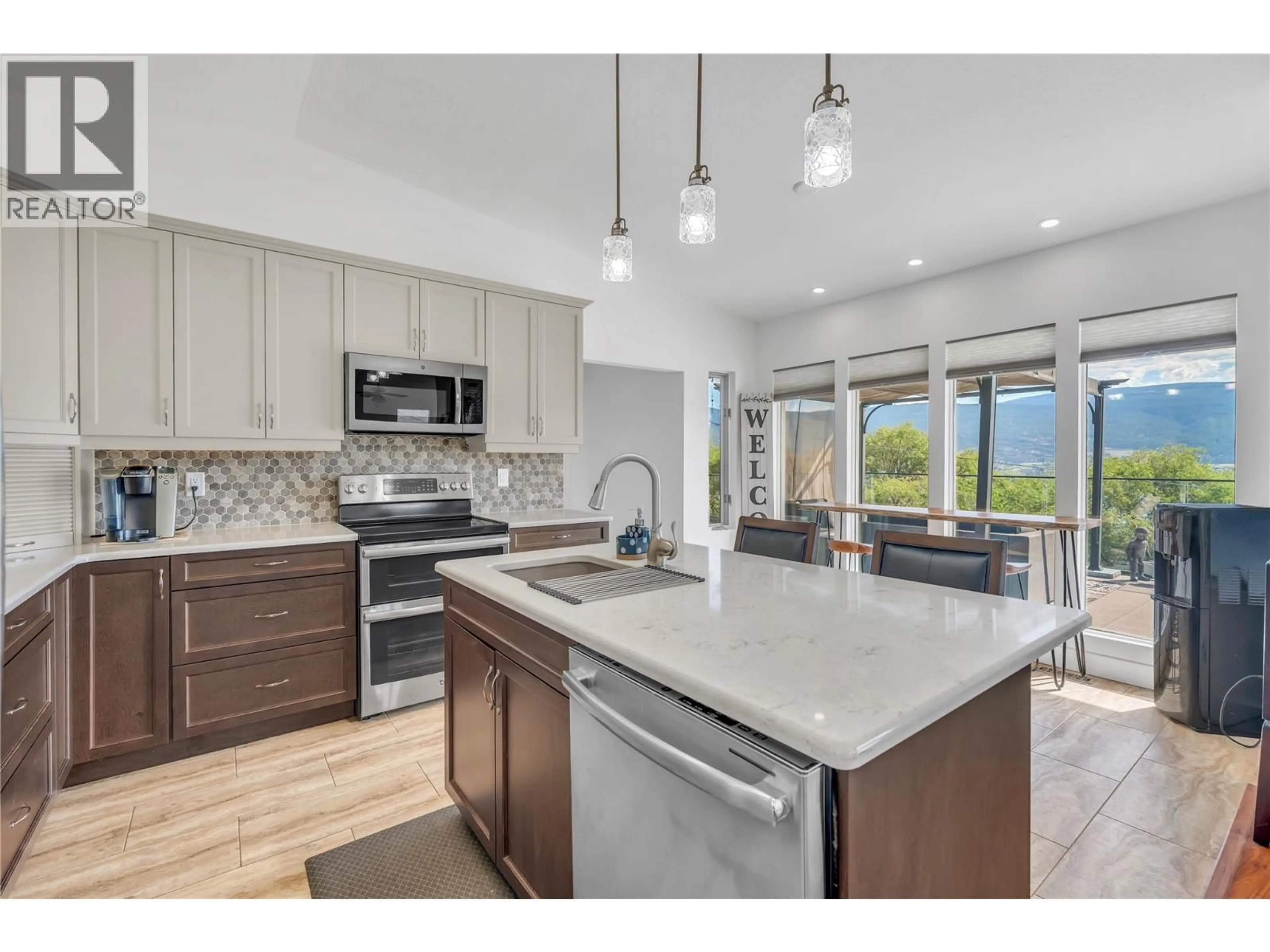 Open concept kitchen, ceramic/tile floor for 5319 WHITE STREET, Summerland British Columbia V0H1Z7