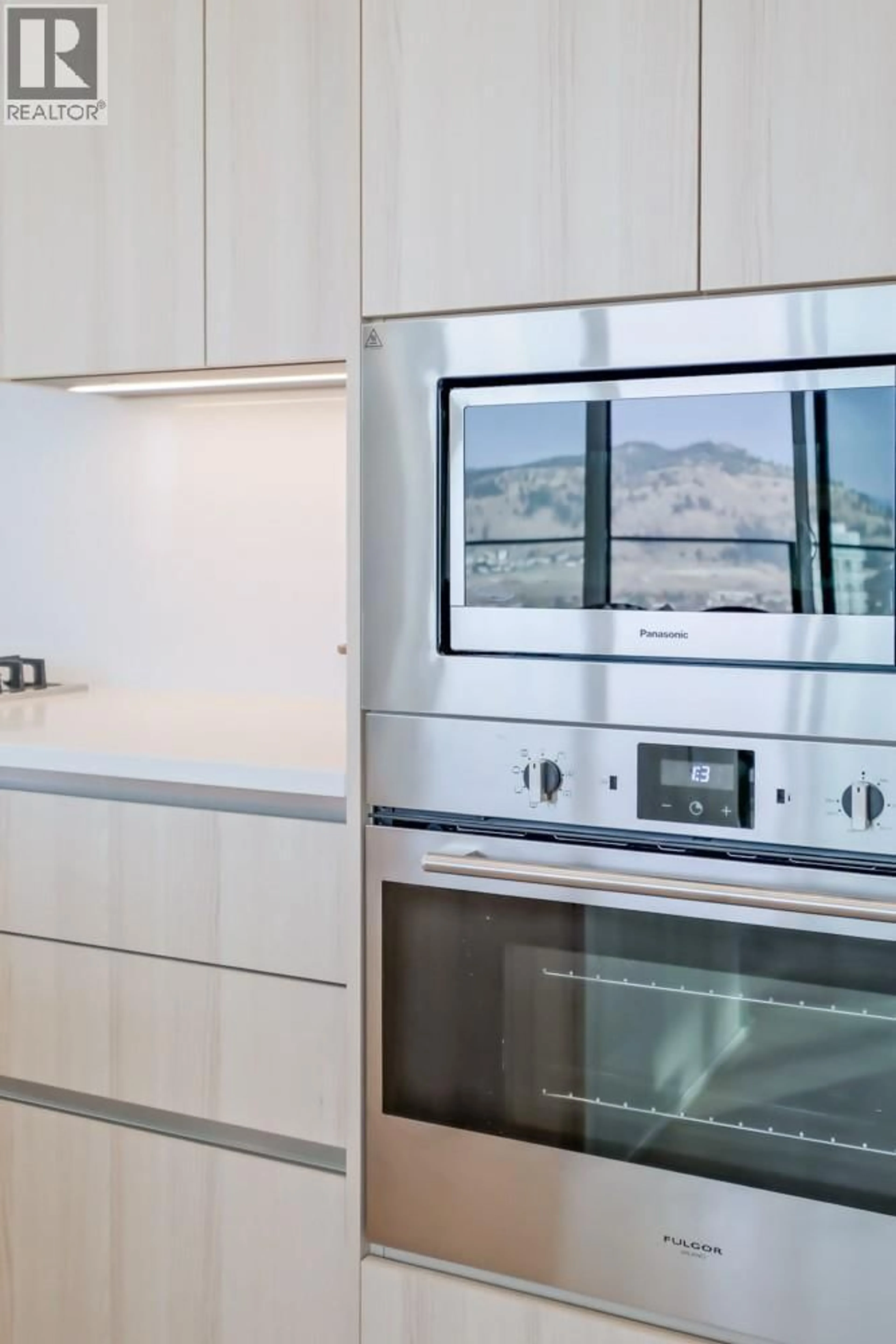 Contemporary kitchen, unknown for 2808 - 1626 WATER STREET, Kelowna British Columbia V1Y0N7