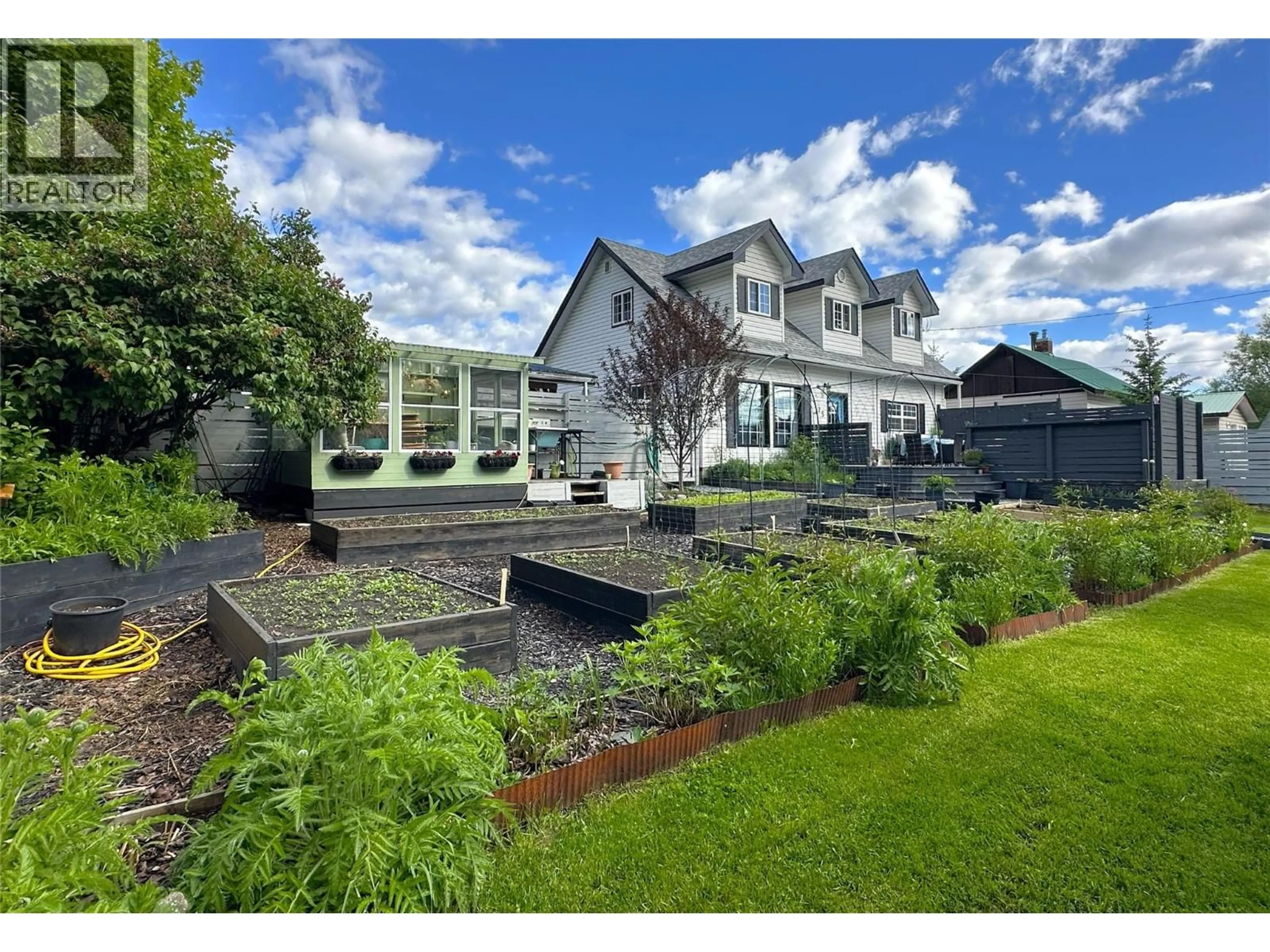 Patio, unknown for 175 CRERAR STREET, Kimberley British Columbia V1A1J8