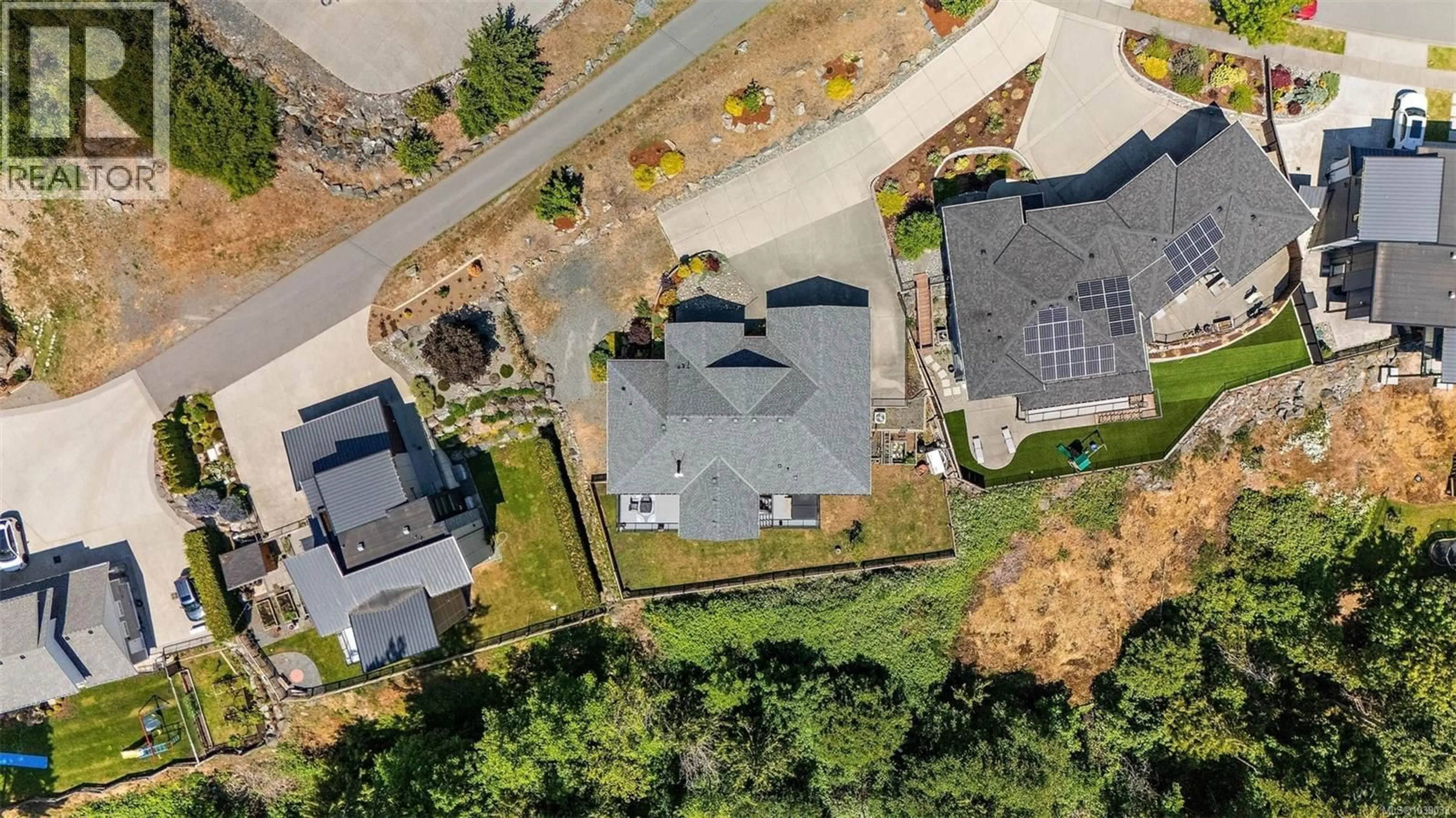 A pic from outside/outdoor area/front of a property/back of a property/a pic from drone, street for 460 PELICAN DRIVE, Colwood British Columbia V9C0A4