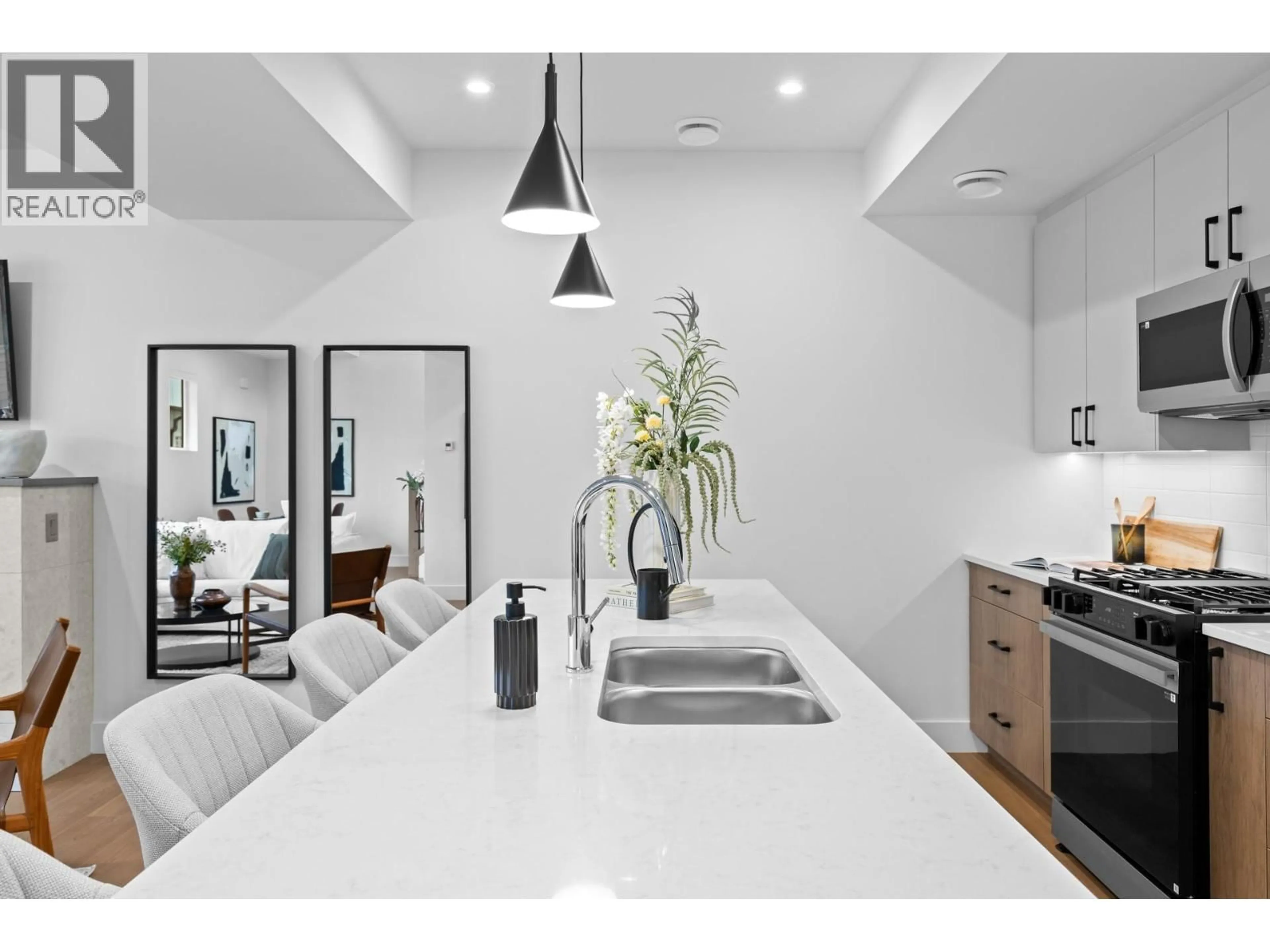 Open concept kitchen, ceramic/tile floor for 2 - 1463 INKAR ROAD, Kelowna British Columbia V1Y8J1