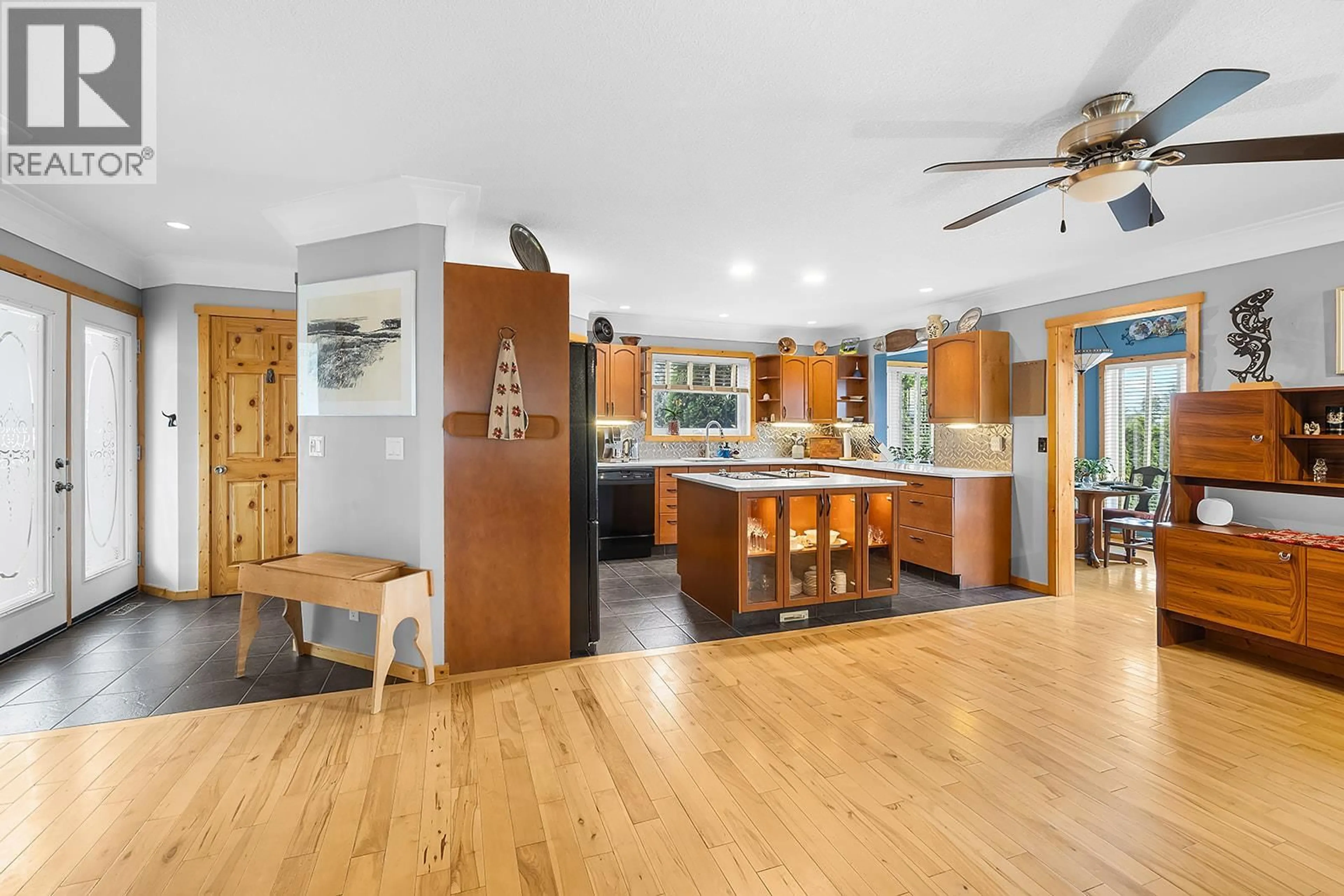 Open concept kitchen, unknown for 109 2ND AVENUE SOUTH, Creston British Columbia V0B1G3