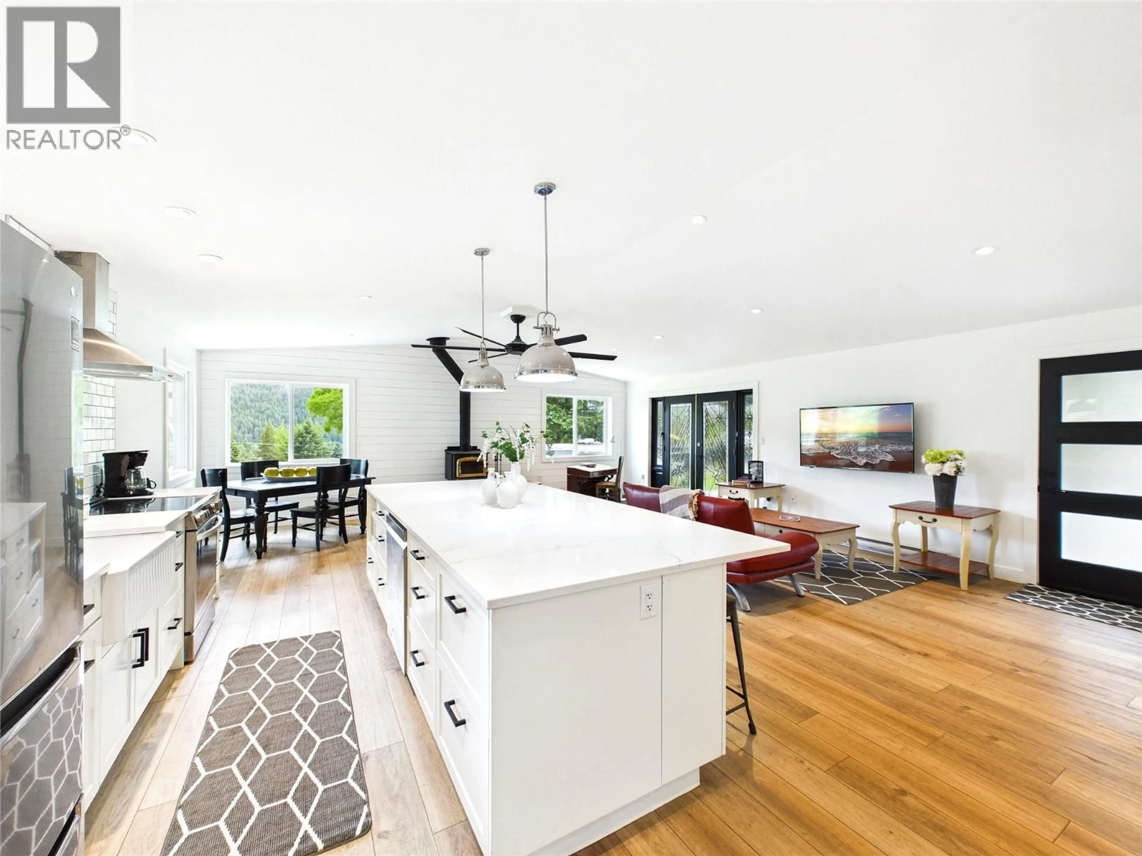 Open concept kitchen, unknown for 3718 KRESTOVA ROAD, Krestova British Columbia V0G1H2
