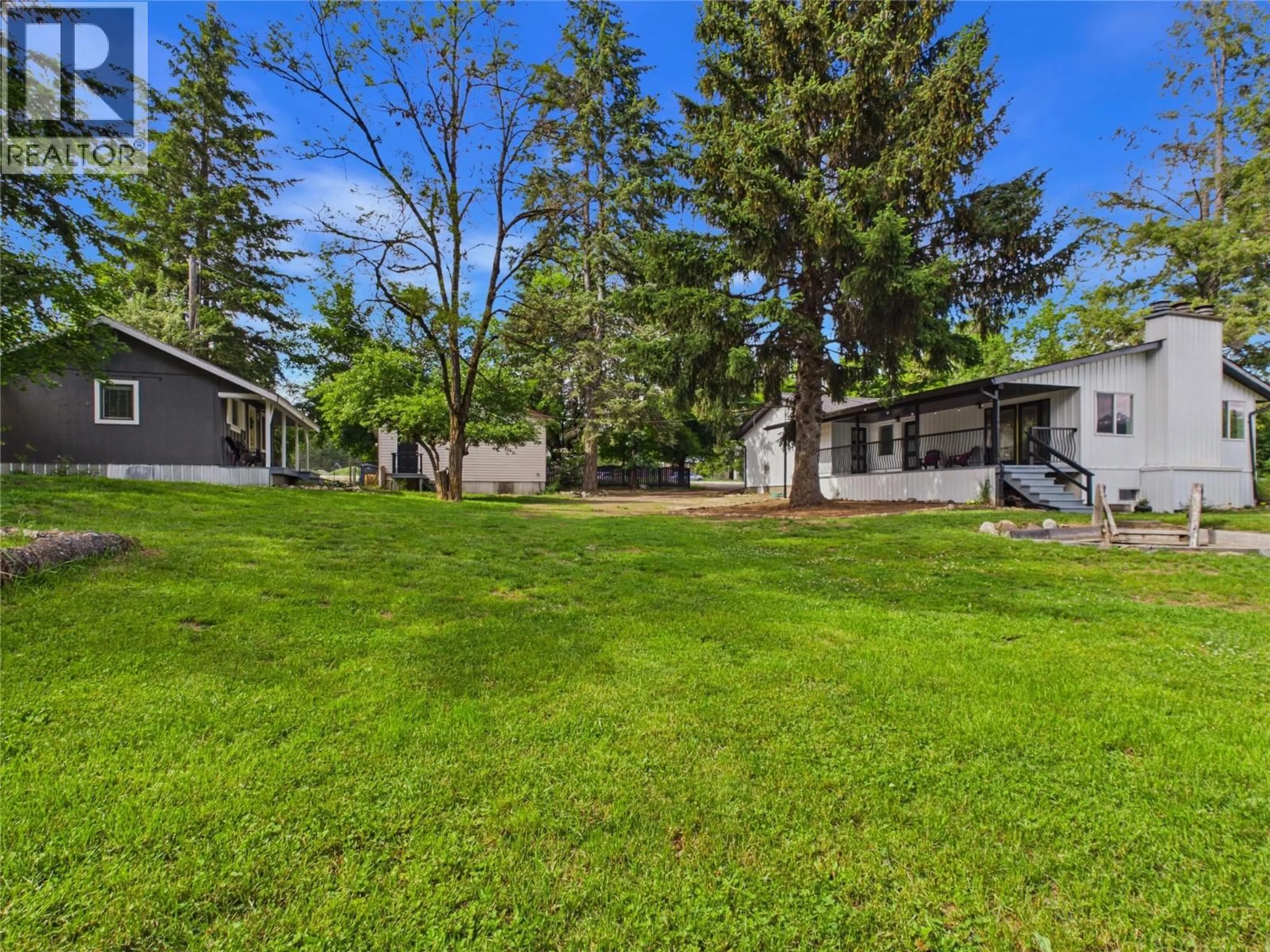 A pic from outside/outdoor area/front of a property/back of a property/a pic from drone, unknown for 3718 KRESTOVA ROAD, Krestova British Columbia V0G1H2