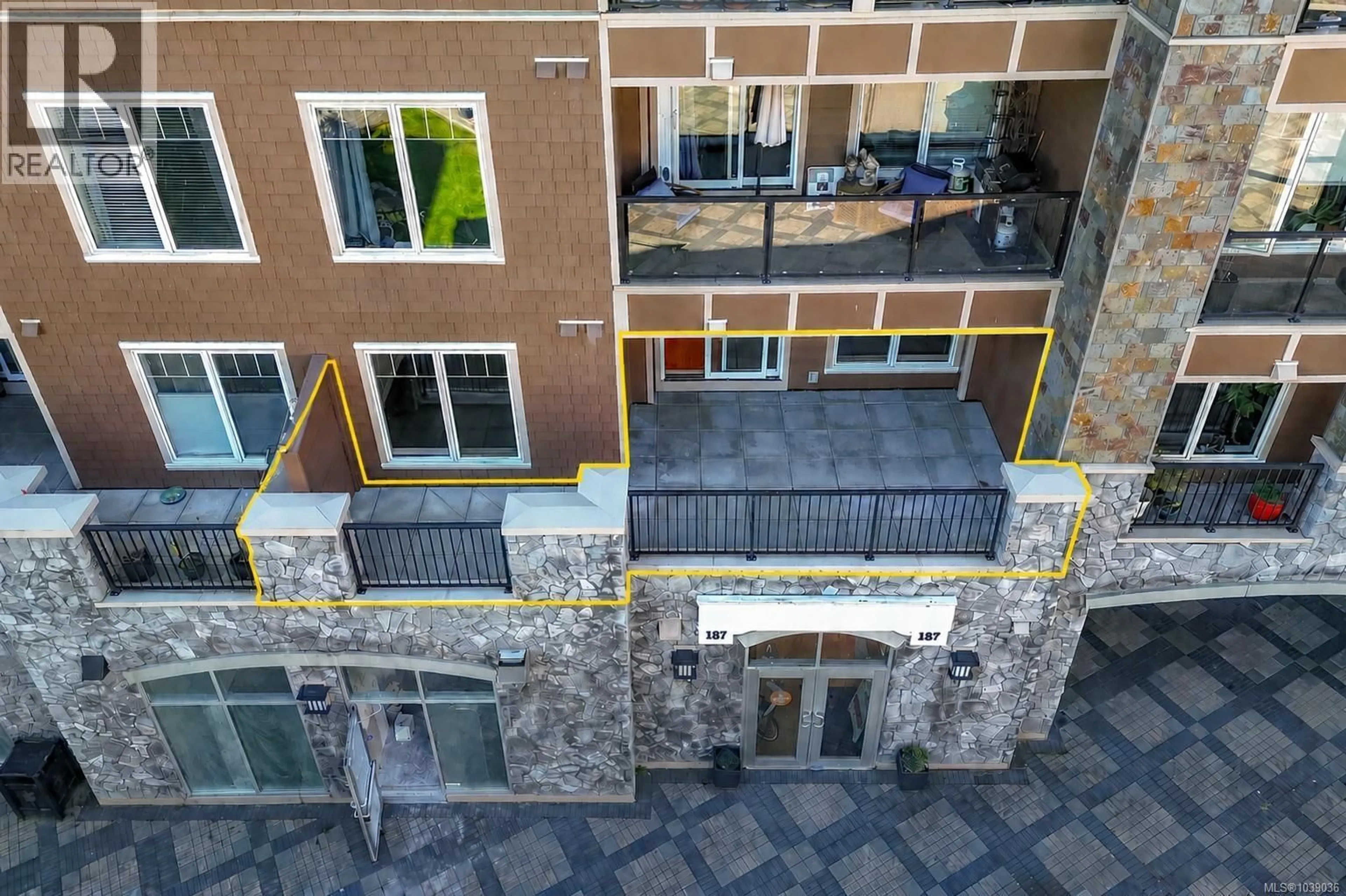 A pic from outside/outdoor area/front of a property/back of a property/a pic from drone, building for 215 - 1325 BEAR MOUNTAIN PARKWAY, Langford British Columbia V9B6T8