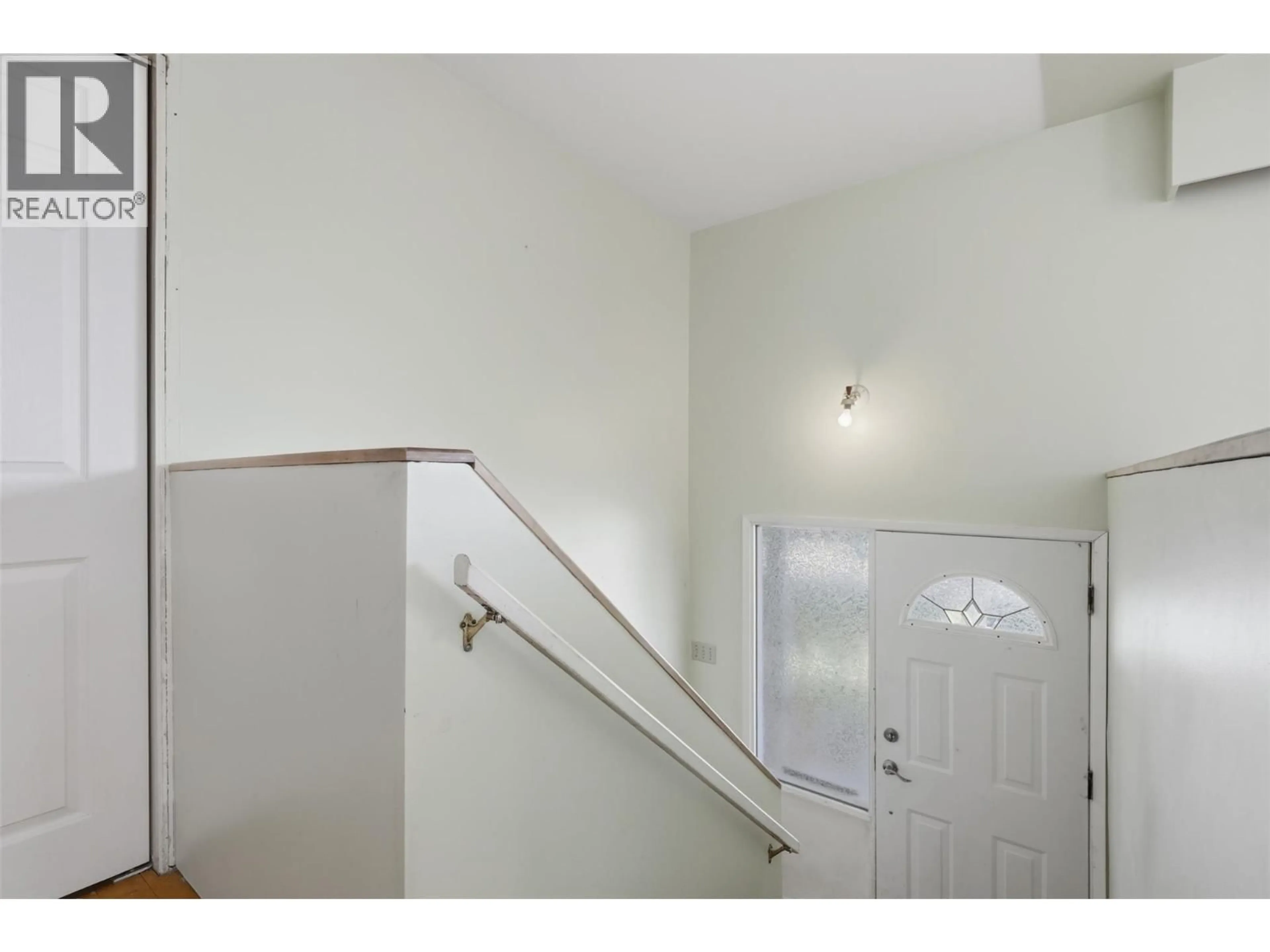 Unknown for 868 MCBRIDE STREET, Kamloops British Columbia V2B5S3