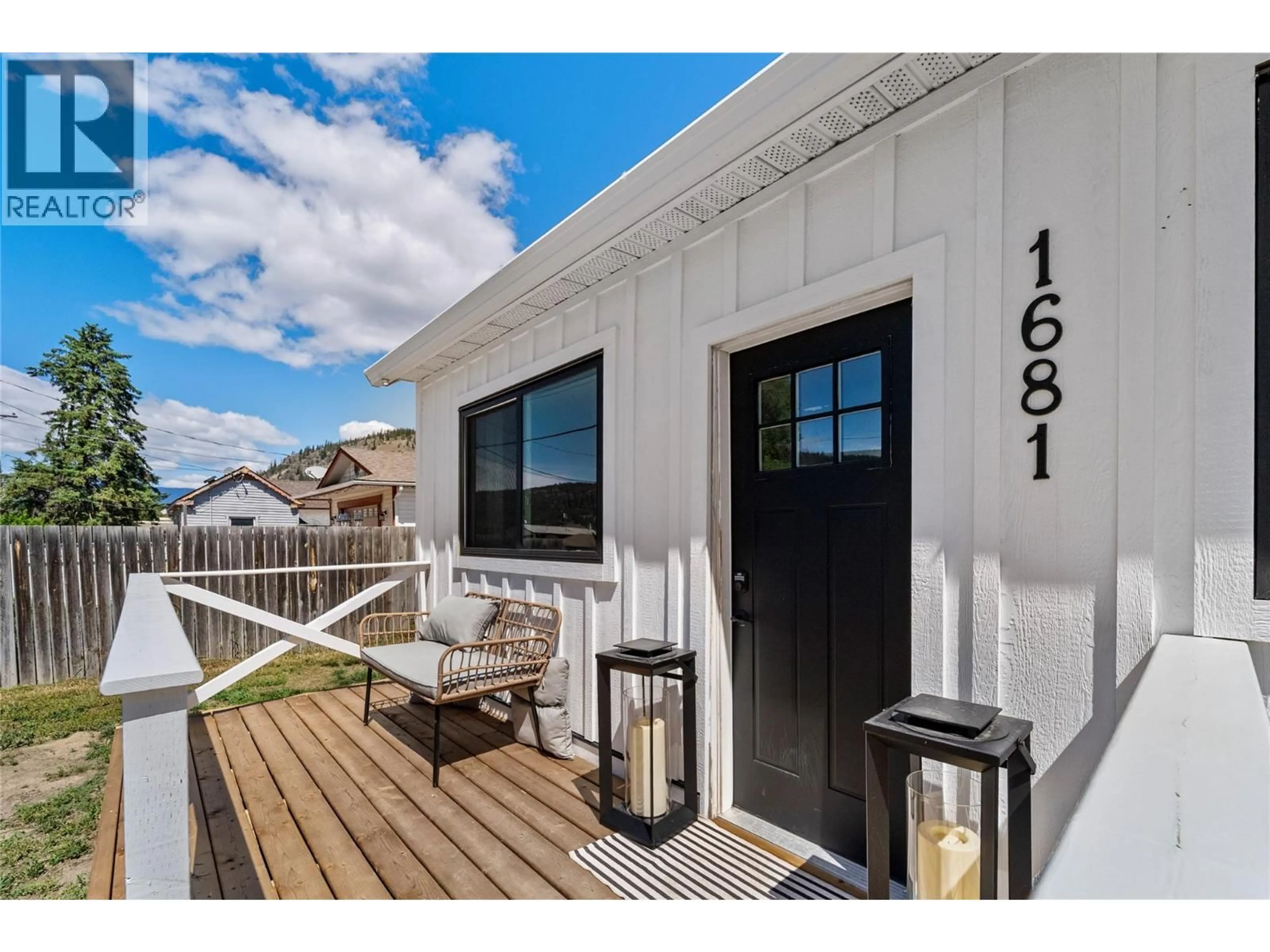 Home with vinyl exterior material, street for 1681 CANFORD AVENUE, Merritt British Columbia V1K1B8
