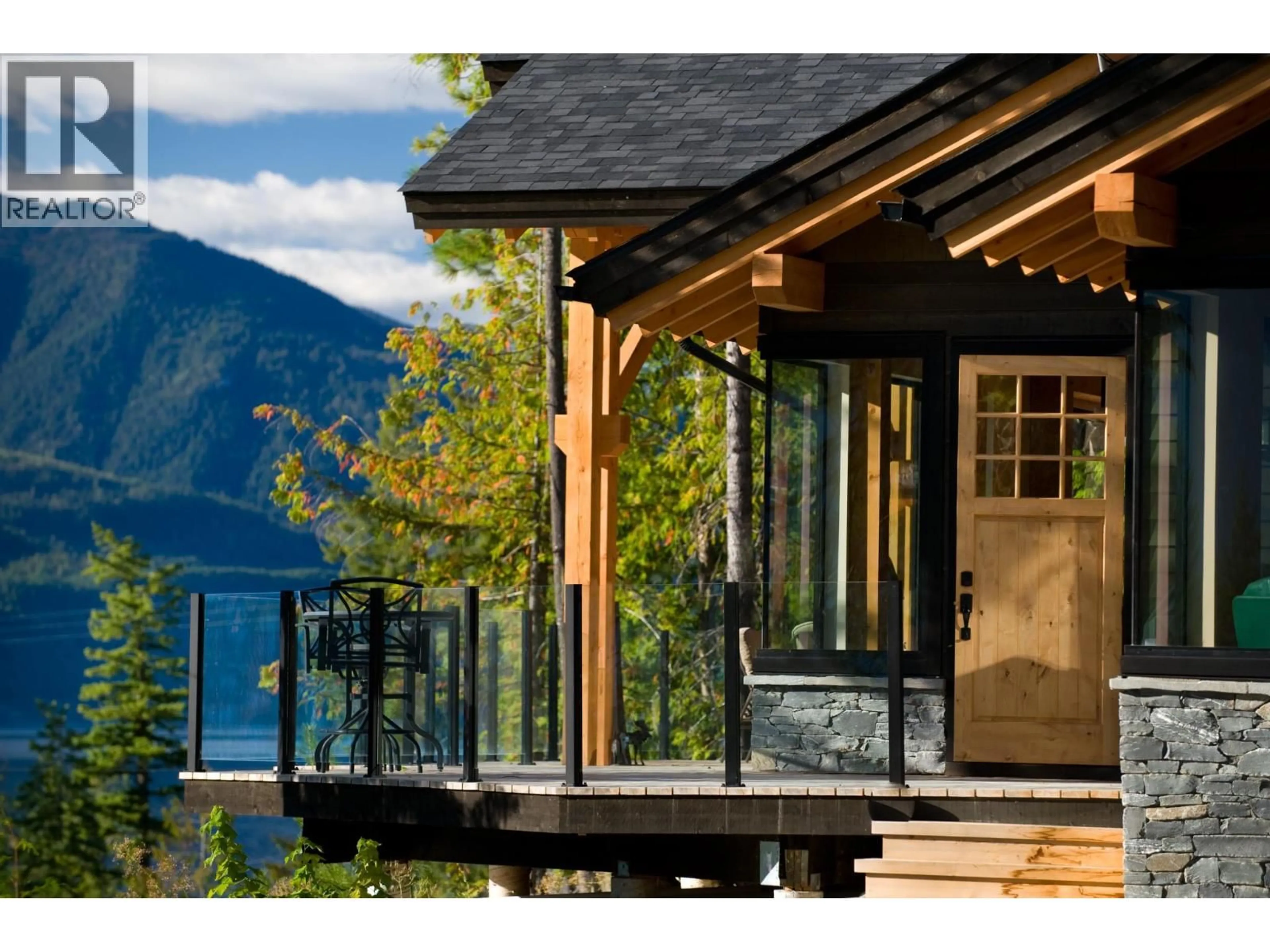 Home with vinyl exterior material, water/lake/river/ocean view for 234 WALKERS LANE, Kootenay Bay British Columbia V0B1X0