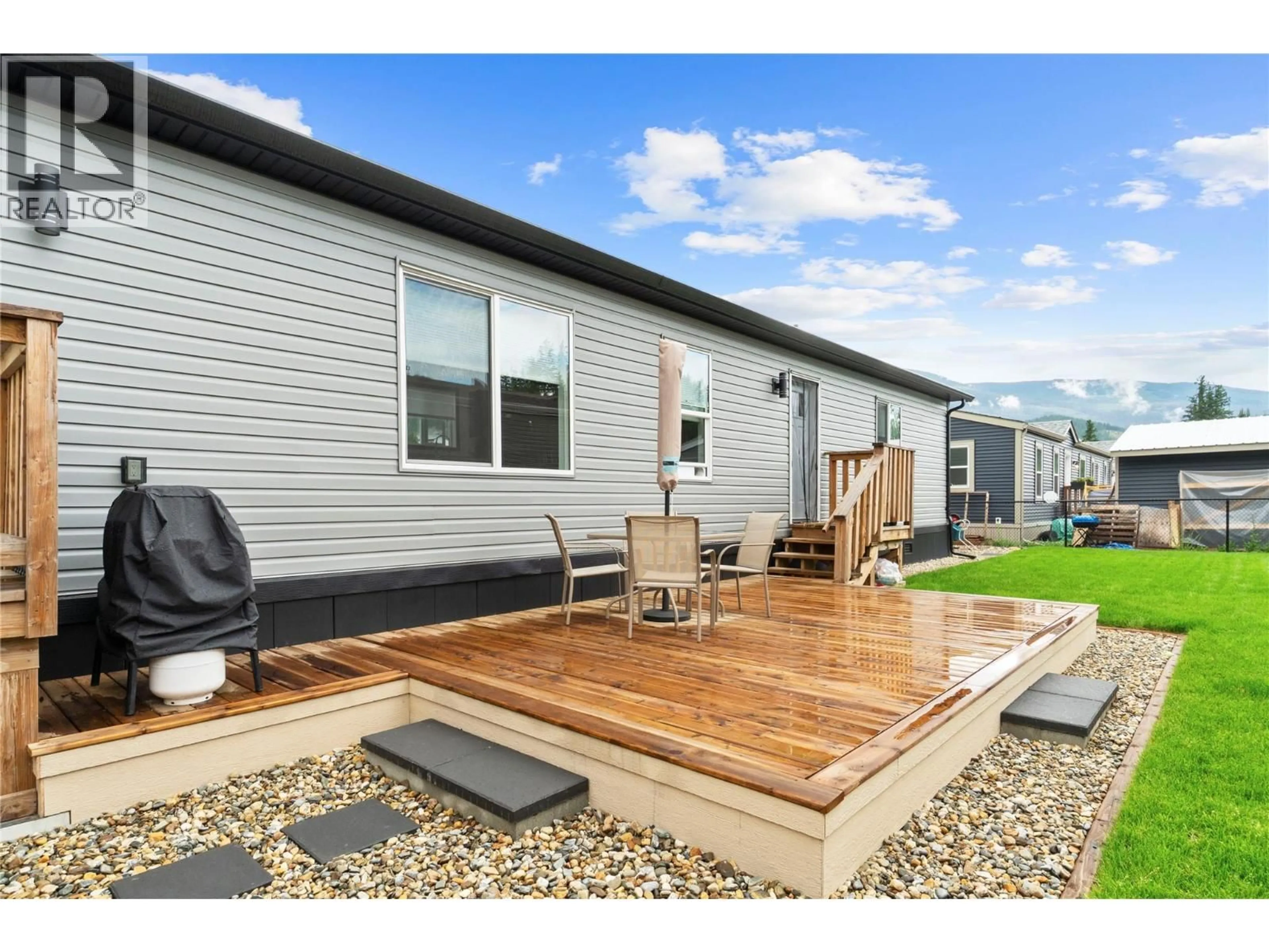 Home with vinyl exterior material, unknown for 10 - 1705 HILLIER ROAD, Sicamous British Columbia V0E2E4