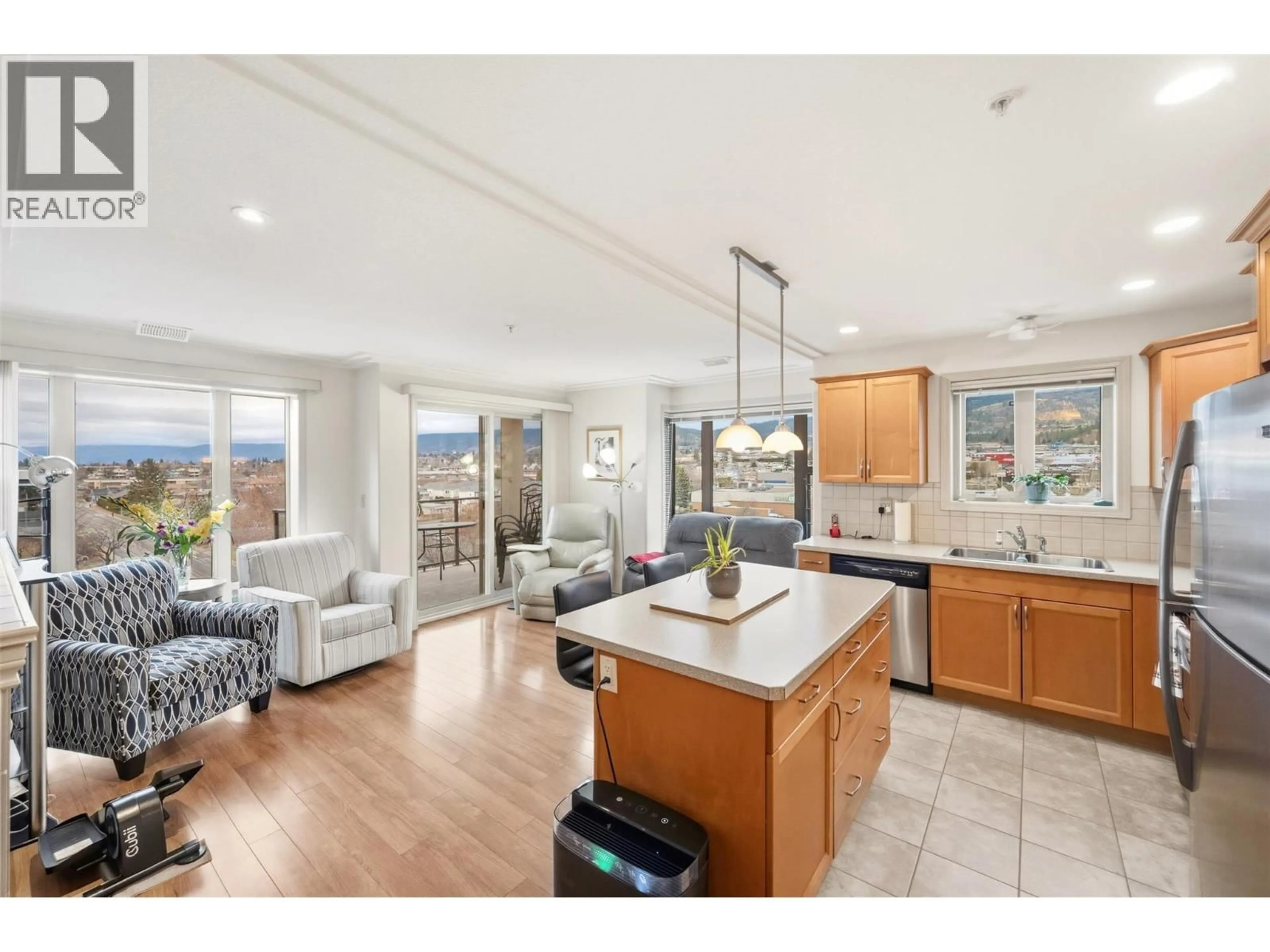 Open concept kitchen, unknown for 702 - 2125 ATKINSON STREET, Penticton British Columbia V2A9E6
