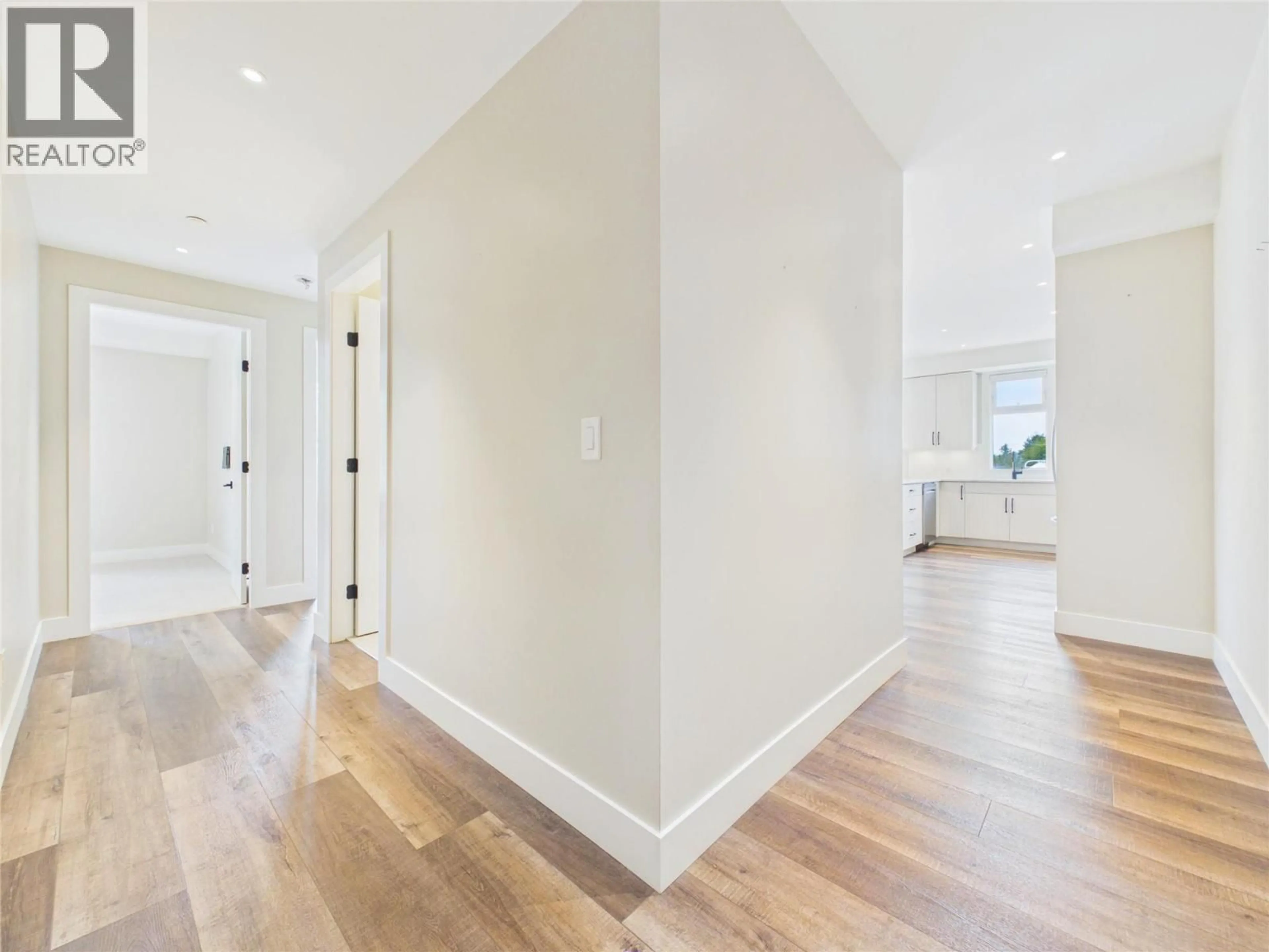 Indoor entryway for 308 - 110 ELLIS STREET, Penticton British Columbia V2A4L5