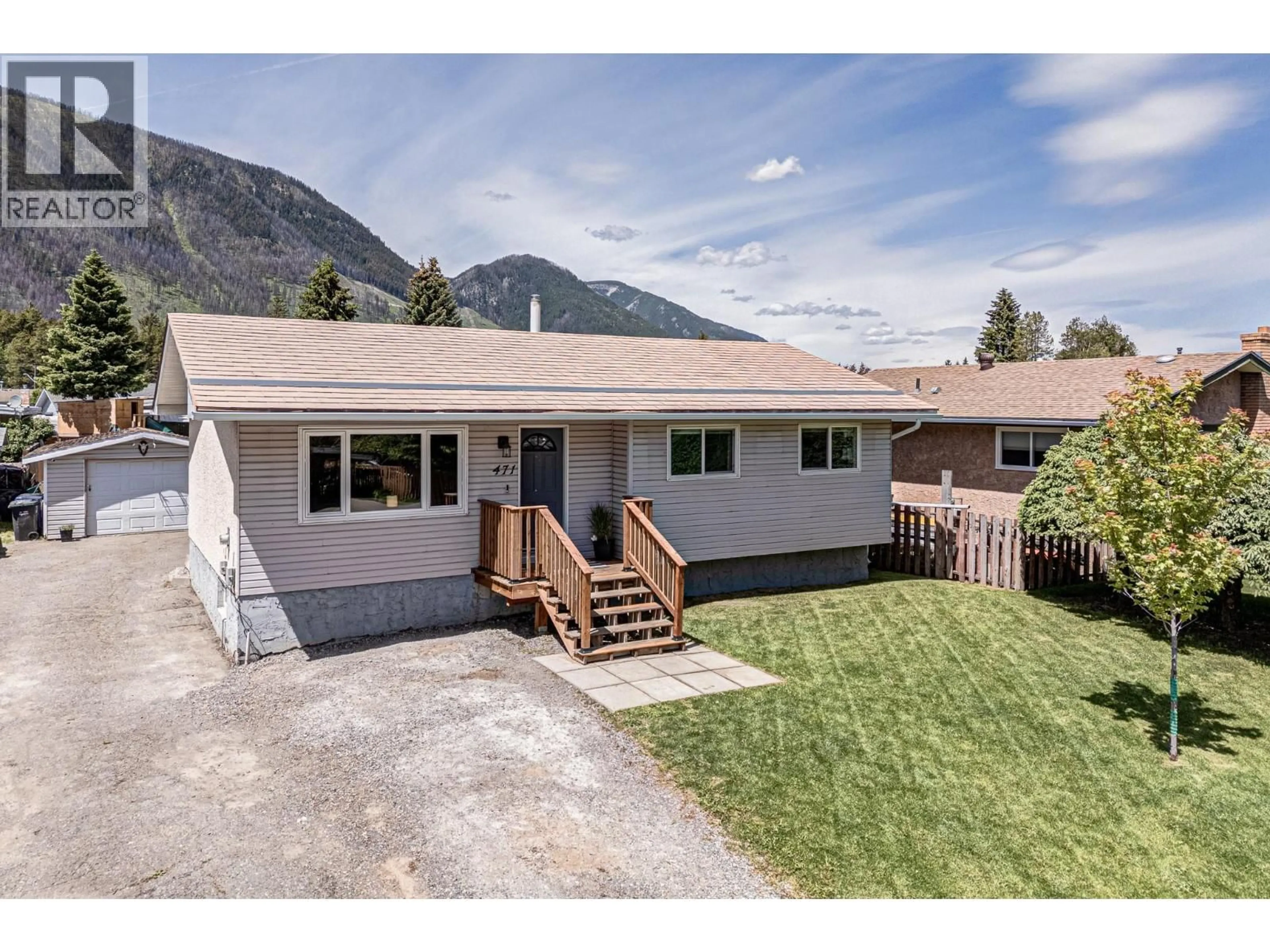 A pic from outside/outdoor area/front of a property/back of a property/a pic from drone, mountain view for 471 ENGELMANN SPRUCE DRIVE, Sparwood British Columbia V0B2G0