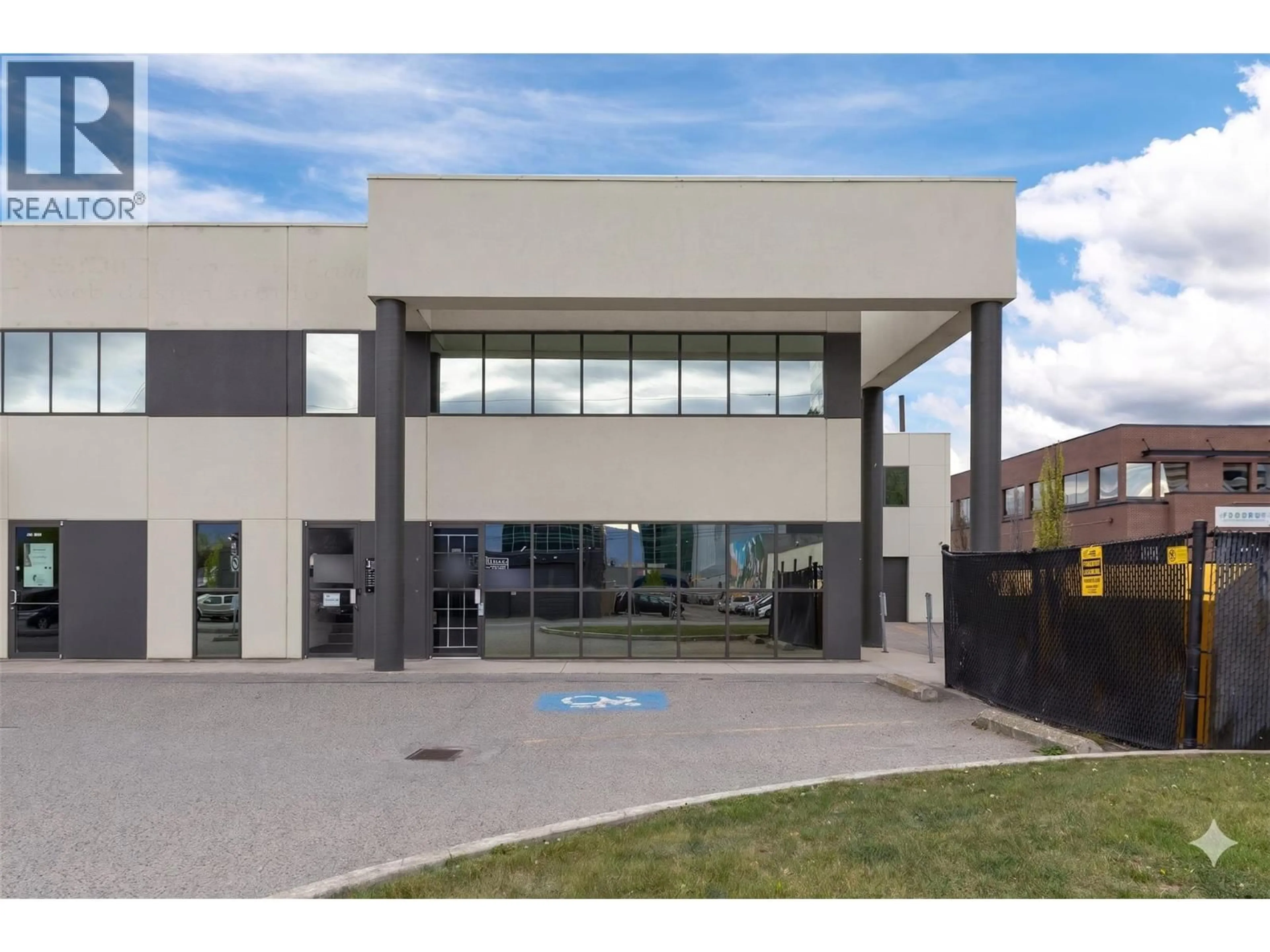 Unknown for 110 - 1751 HARVEY AVENUE, Kelowna British Columbia V1Y6G4