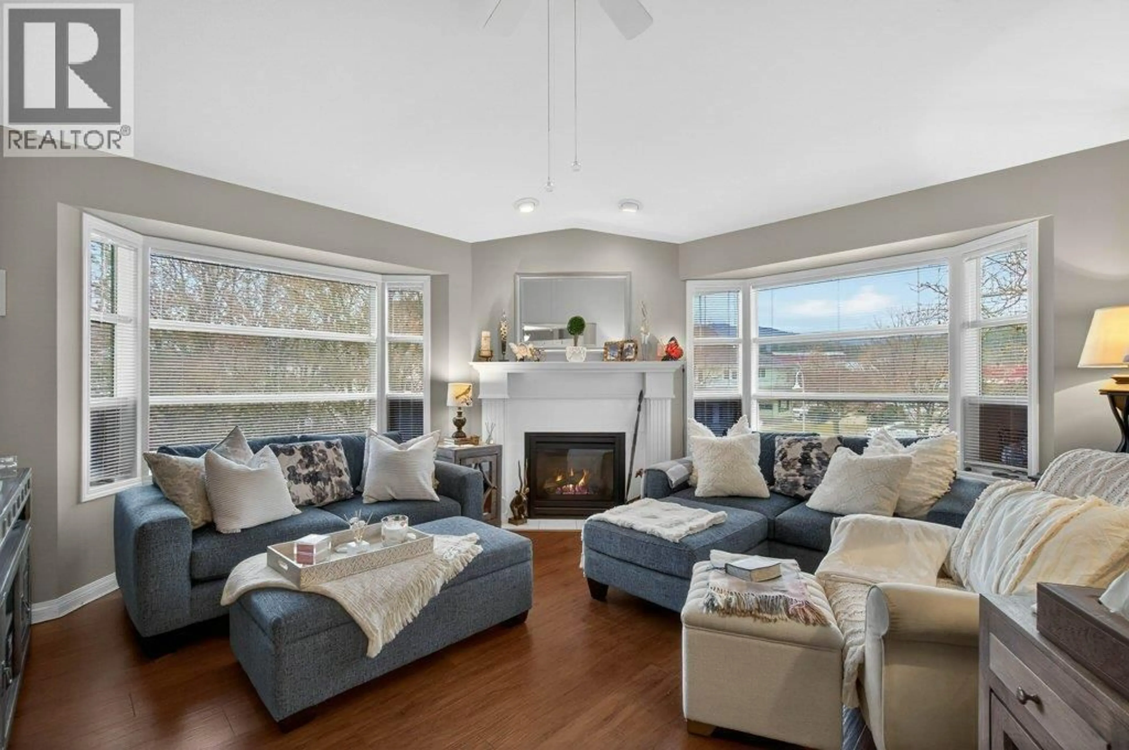Living room with furniture, unknown for 2 - 111 HARBOURFRONT DRIVE, Salmon Arm British Columbia V1E1A3