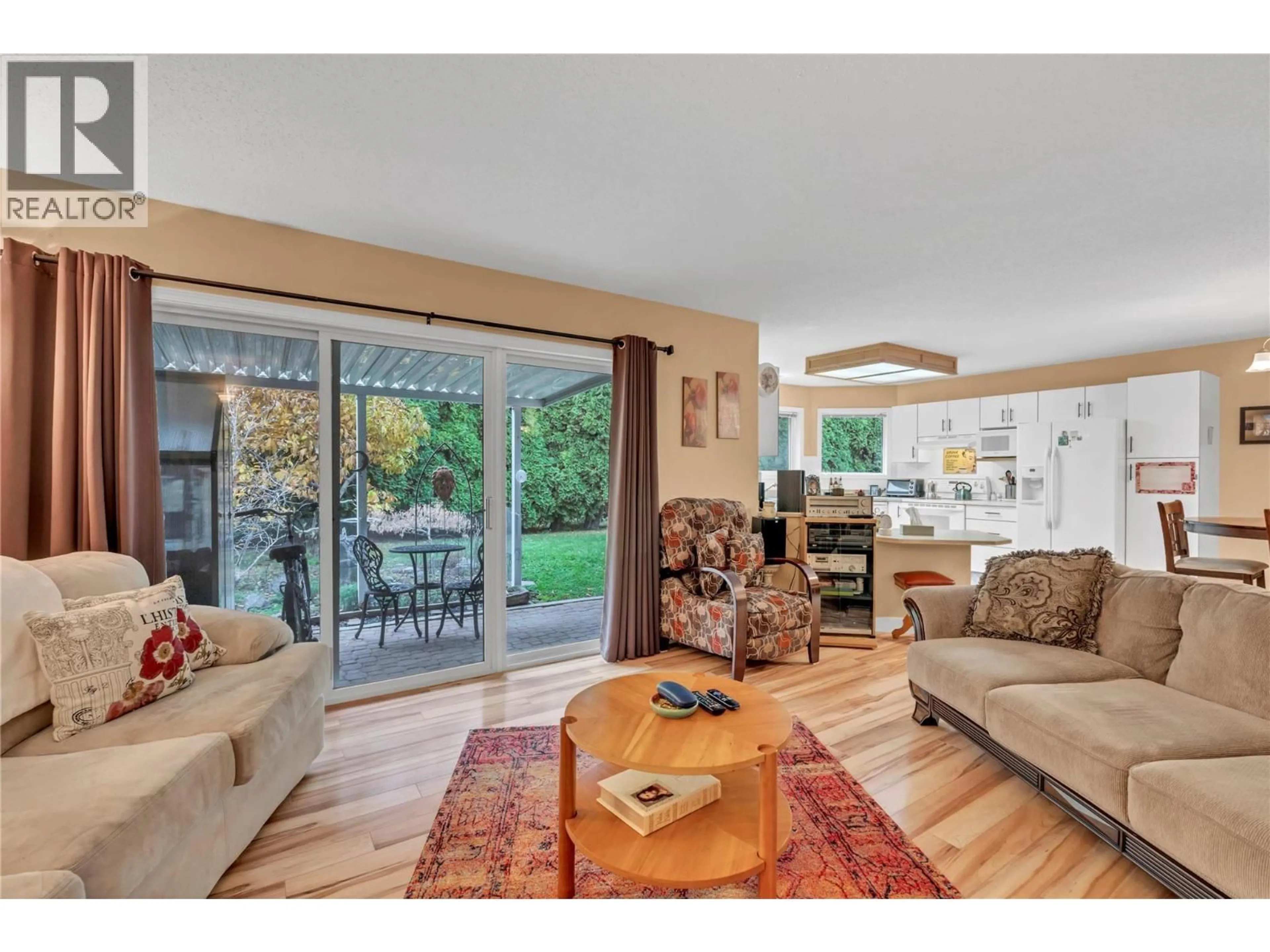 Living room with furniture, wood/laminate floor for 2 - 3038 ORCHARD DRIVE, Keremeos British Columbia V0X1N1