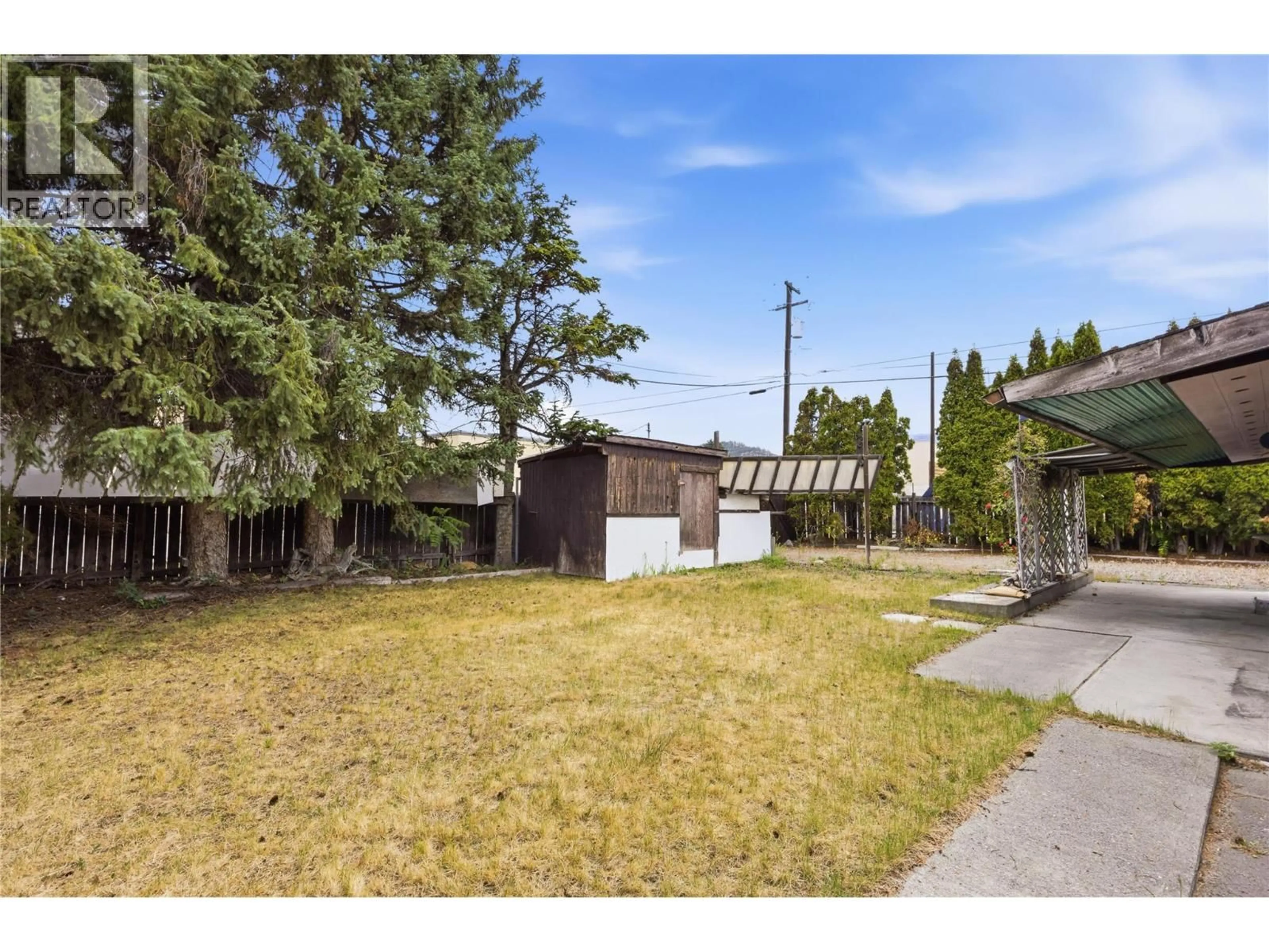 A pic from outside/outdoor area/front of a property/back of a property/a pic from drone, street for 39 GRANBY PLACE, Penticton British Columbia V2A2Z3