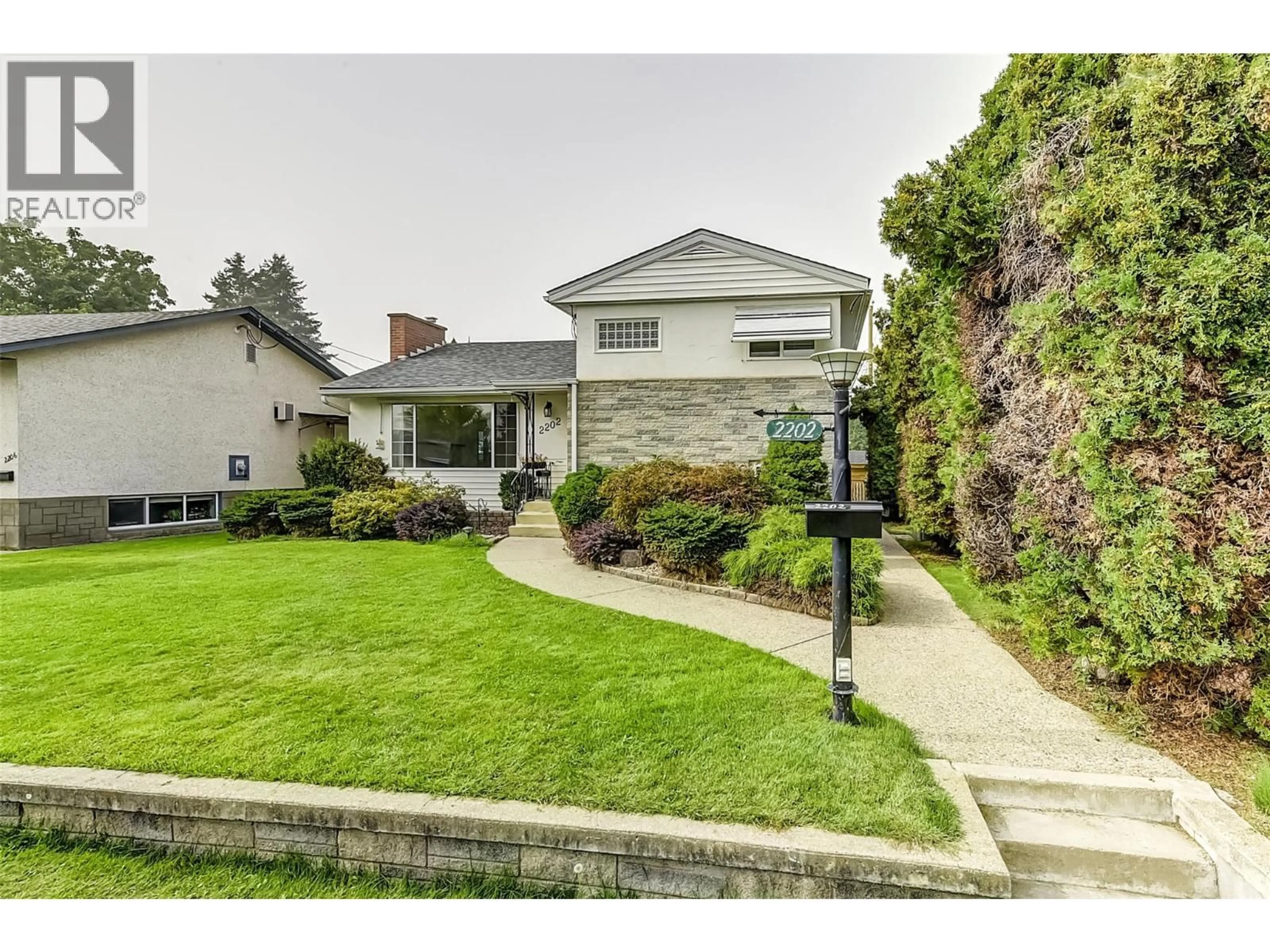 Unknown for 2202 ABERDEEN STREET, Kelowna British Columbia V1Y2T4