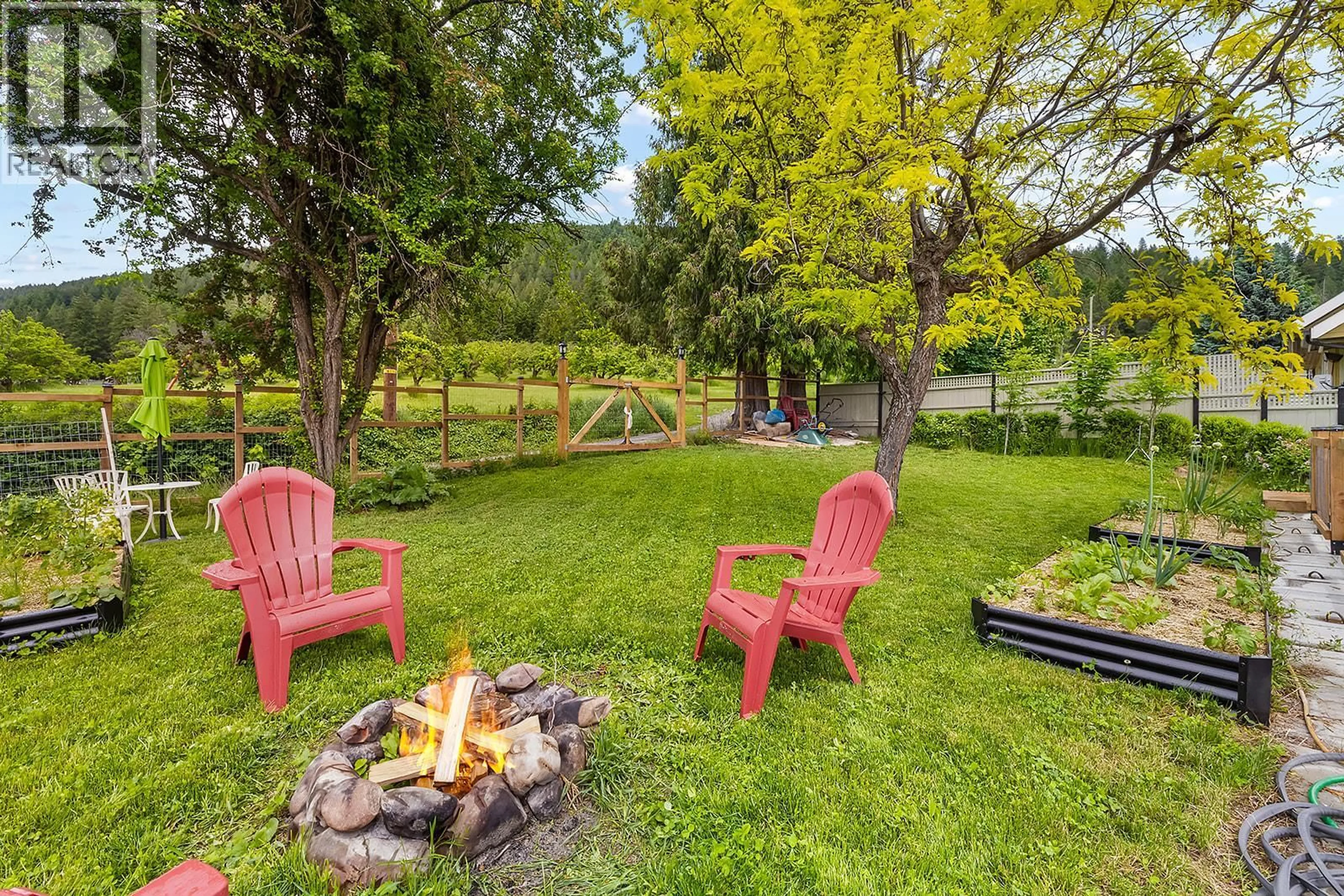 Patio, unknown for 1614 SCOTT STREET, Creston British Columbia V0B1G5