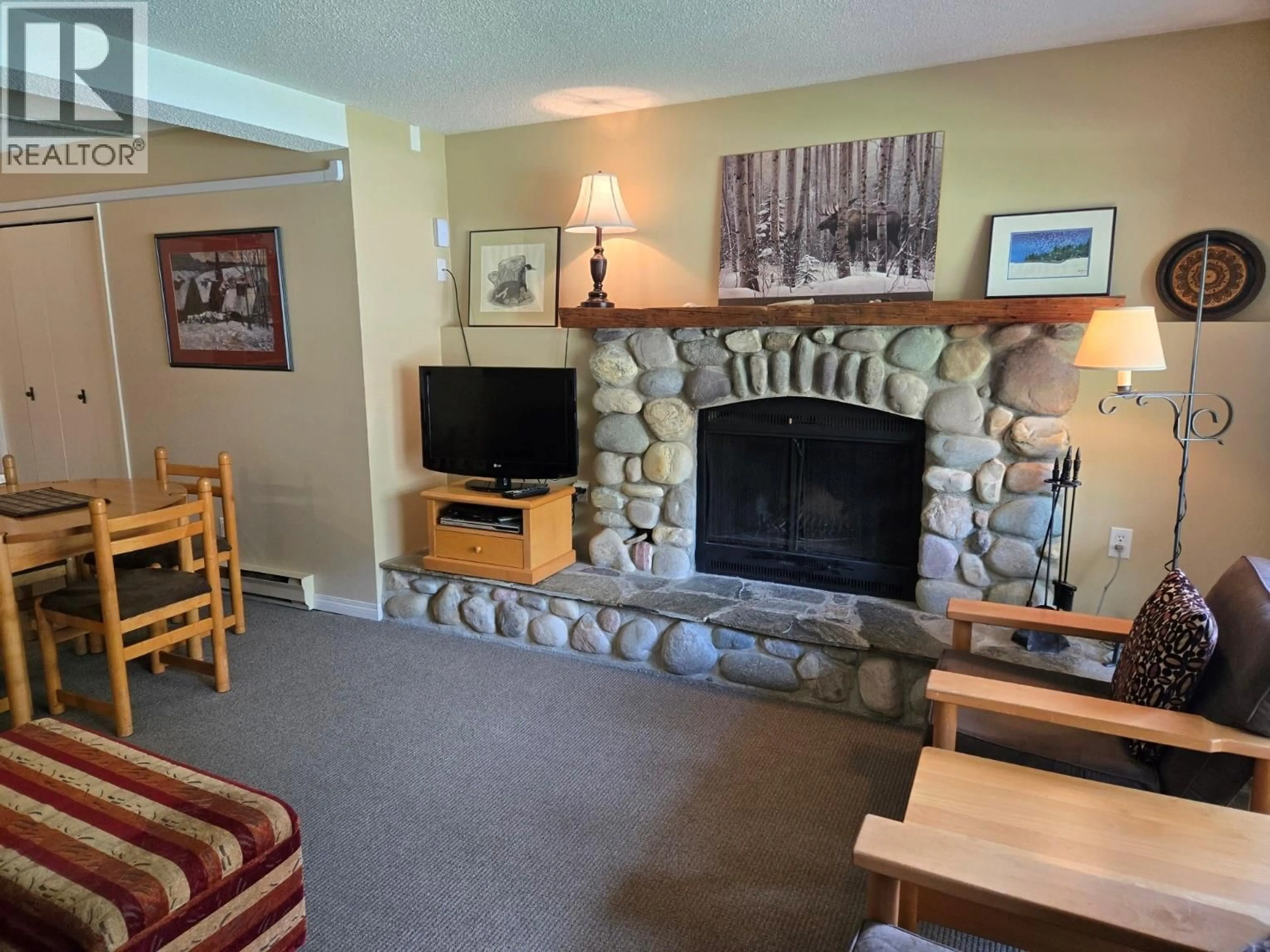 Living room with furniture, unknown for 1030 - 2030 PANORAMA DRIVE, Panorama British Columbia V0A1T0