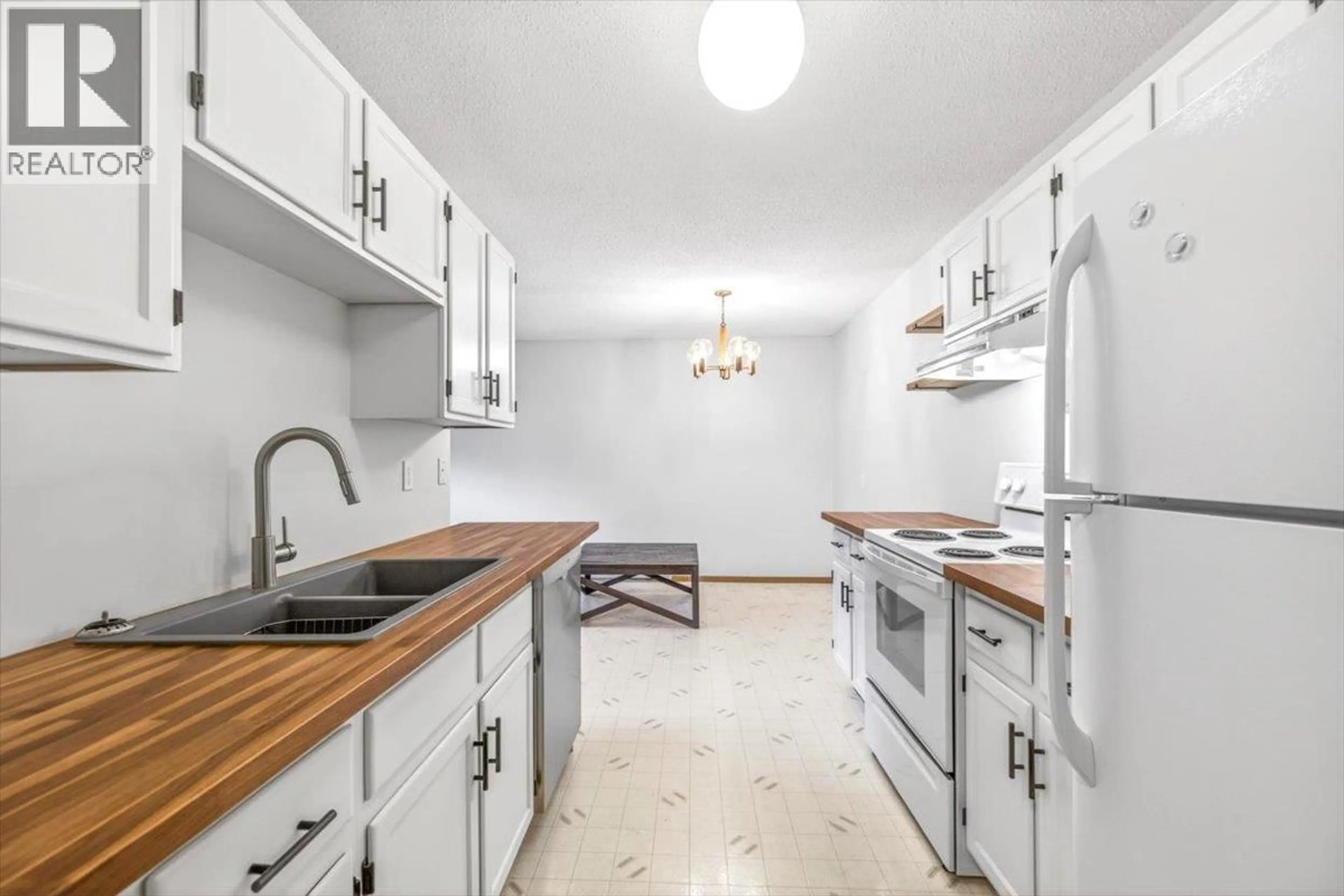 Standard kitchen, unknown for 104 - 65 COKATO ROAD, Fernie British Columbia V0B1M4