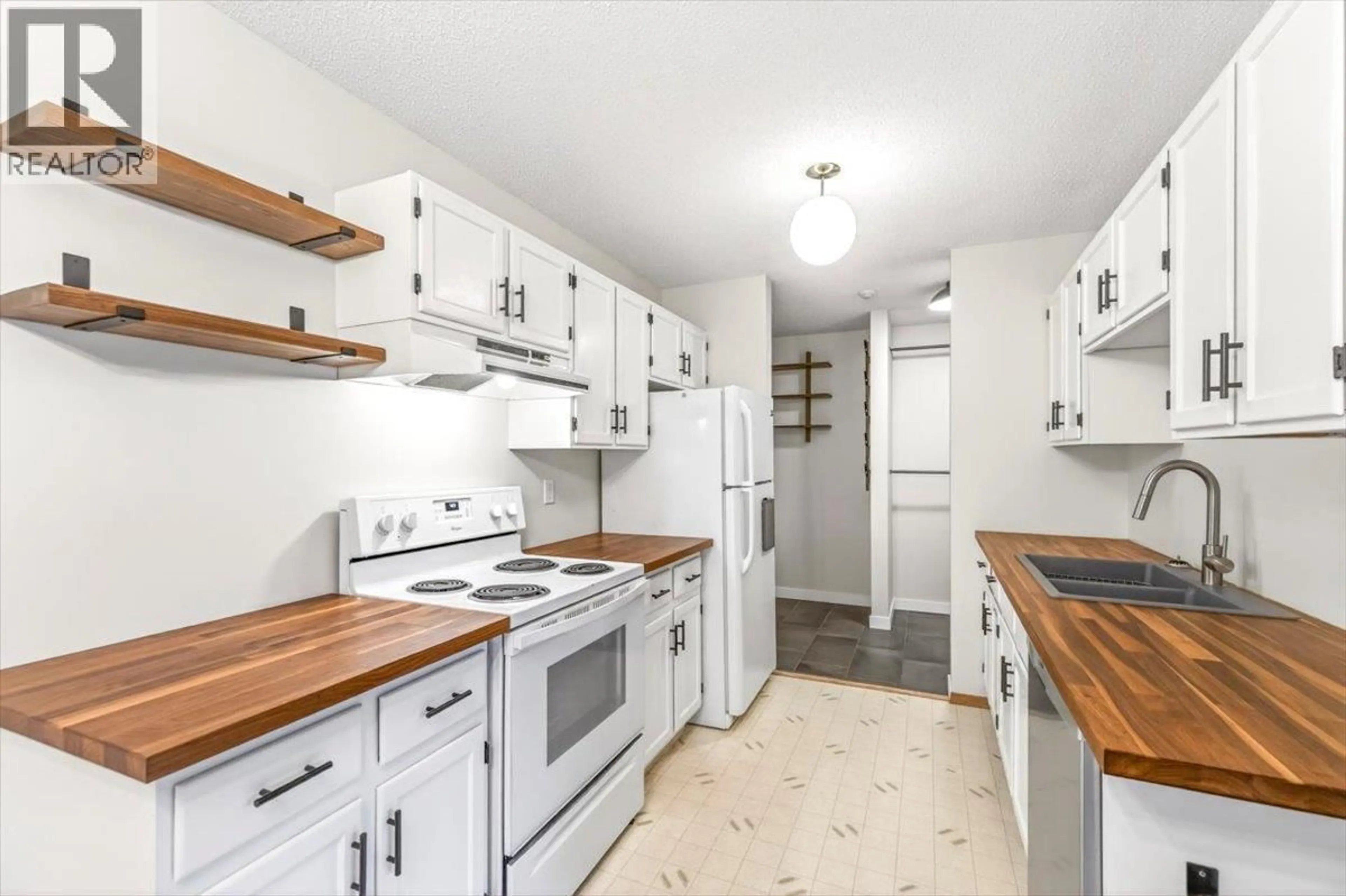Standard kitchen, unknown for 104 - 65 COKATO ROAD, Fernie British Columbia V0B1M4