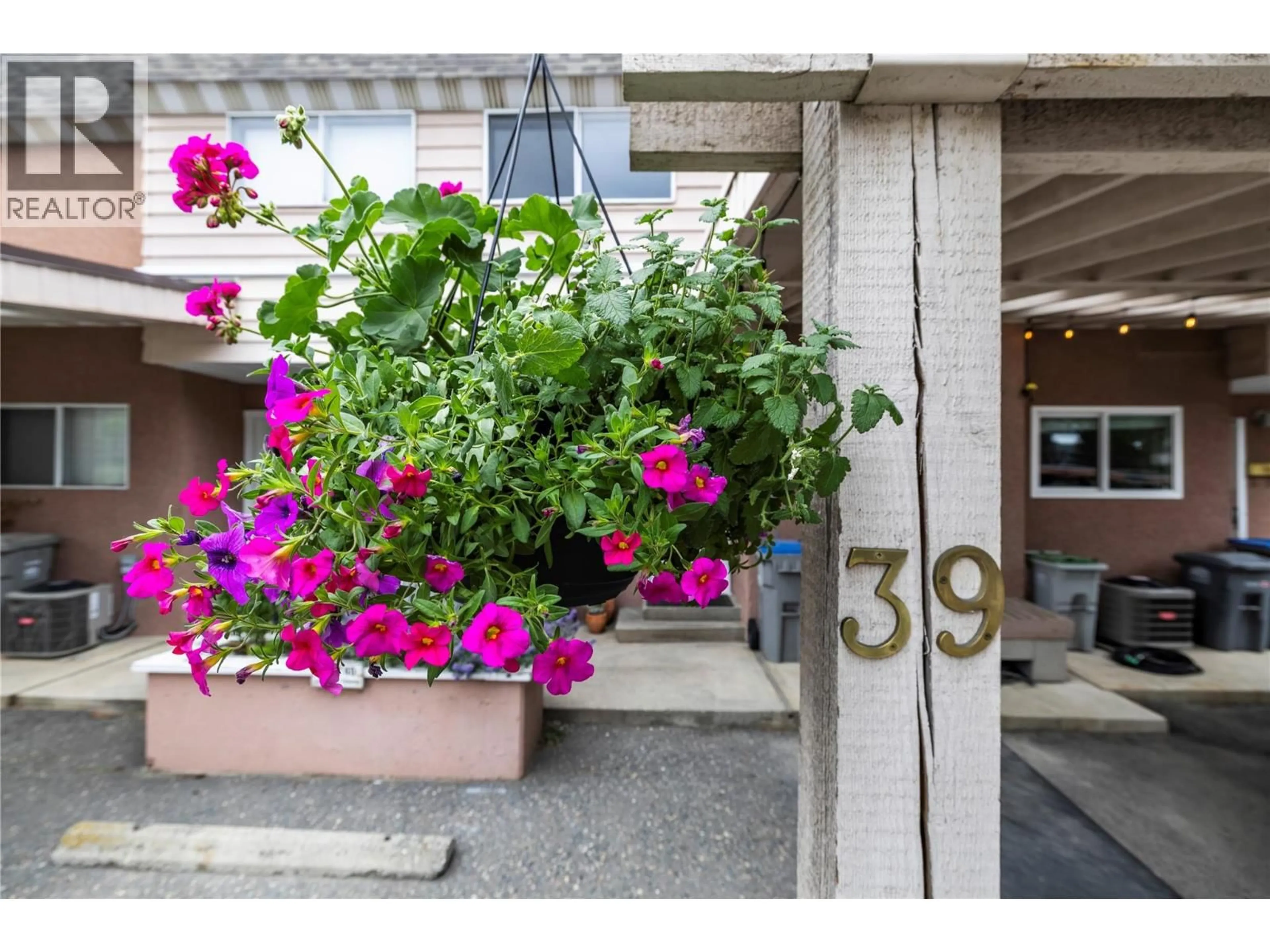 Patio, street for 39 - 1980 GLENWOOD DRIVE, Kamloops British Columbia V2C4G4