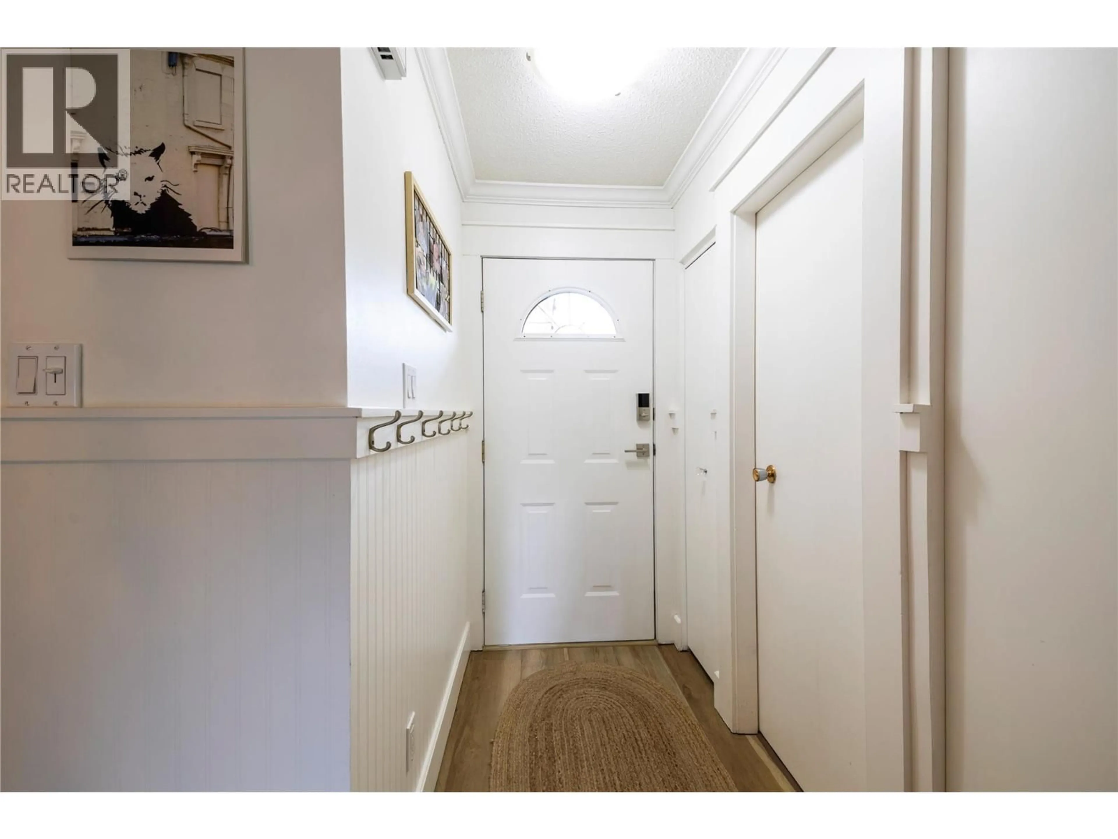 Indoor entryway for 39 - 1980 GLENWOOD DRIVE, Kamloops British Columbia V2C4G4