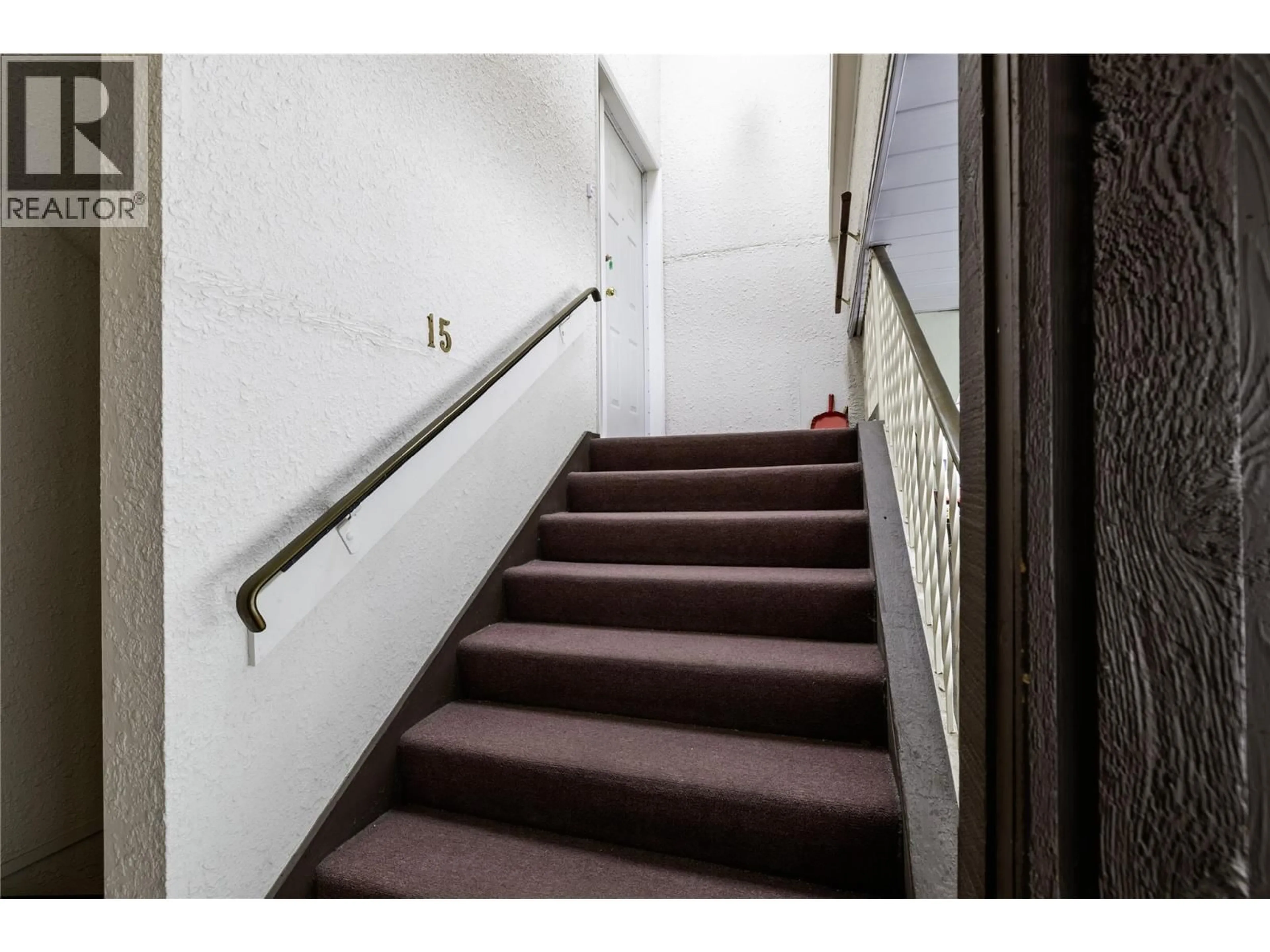 Stairs for 15 - 137 MCGILL ROAD, Kamloops British Columbia V2C1L9