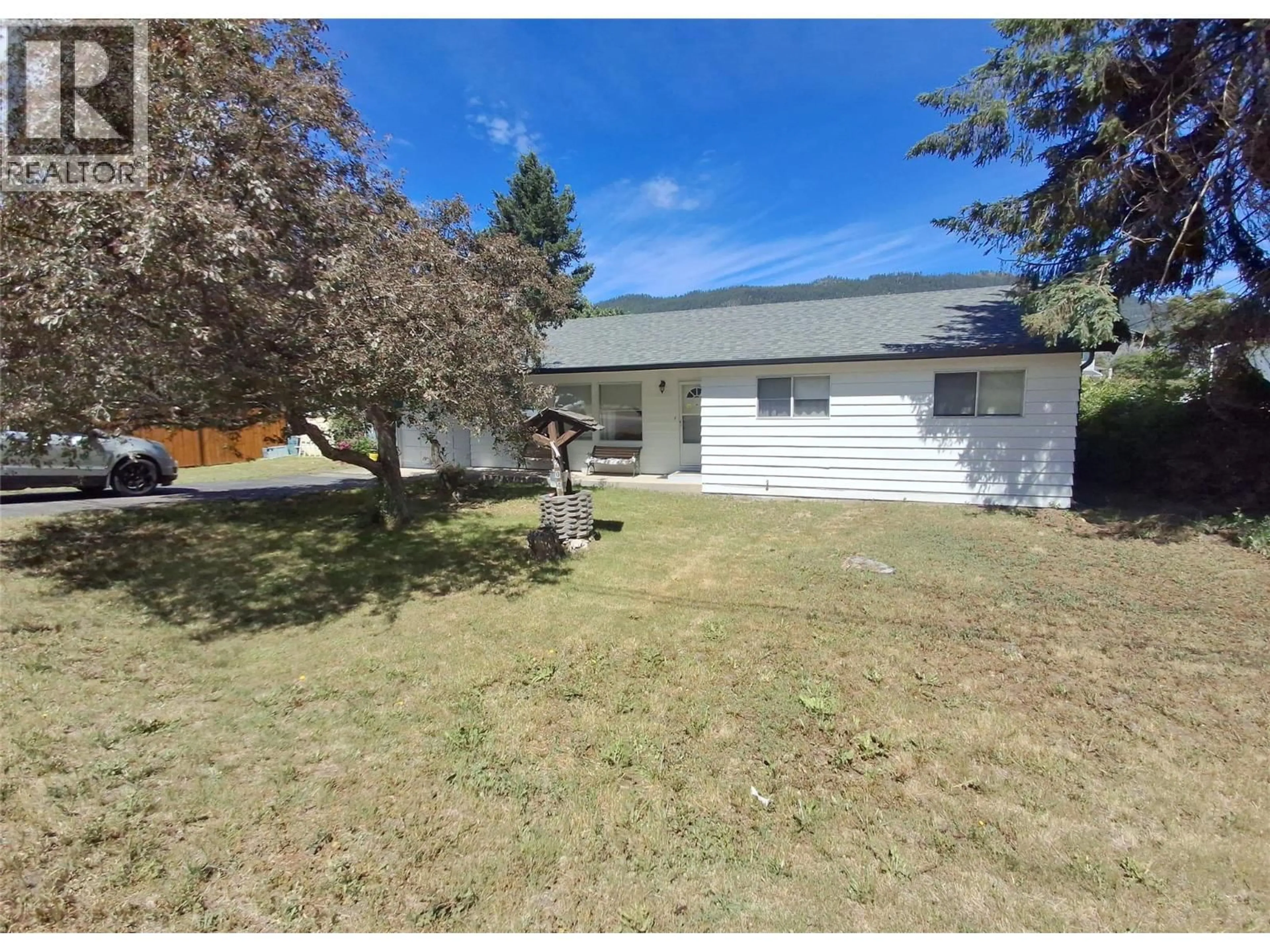 A pic from outside/outdoor area/front of a property/back of a property/a pic from drone, street for 1204 SECOND AVENUE, Chase British Columbia V0E1M0