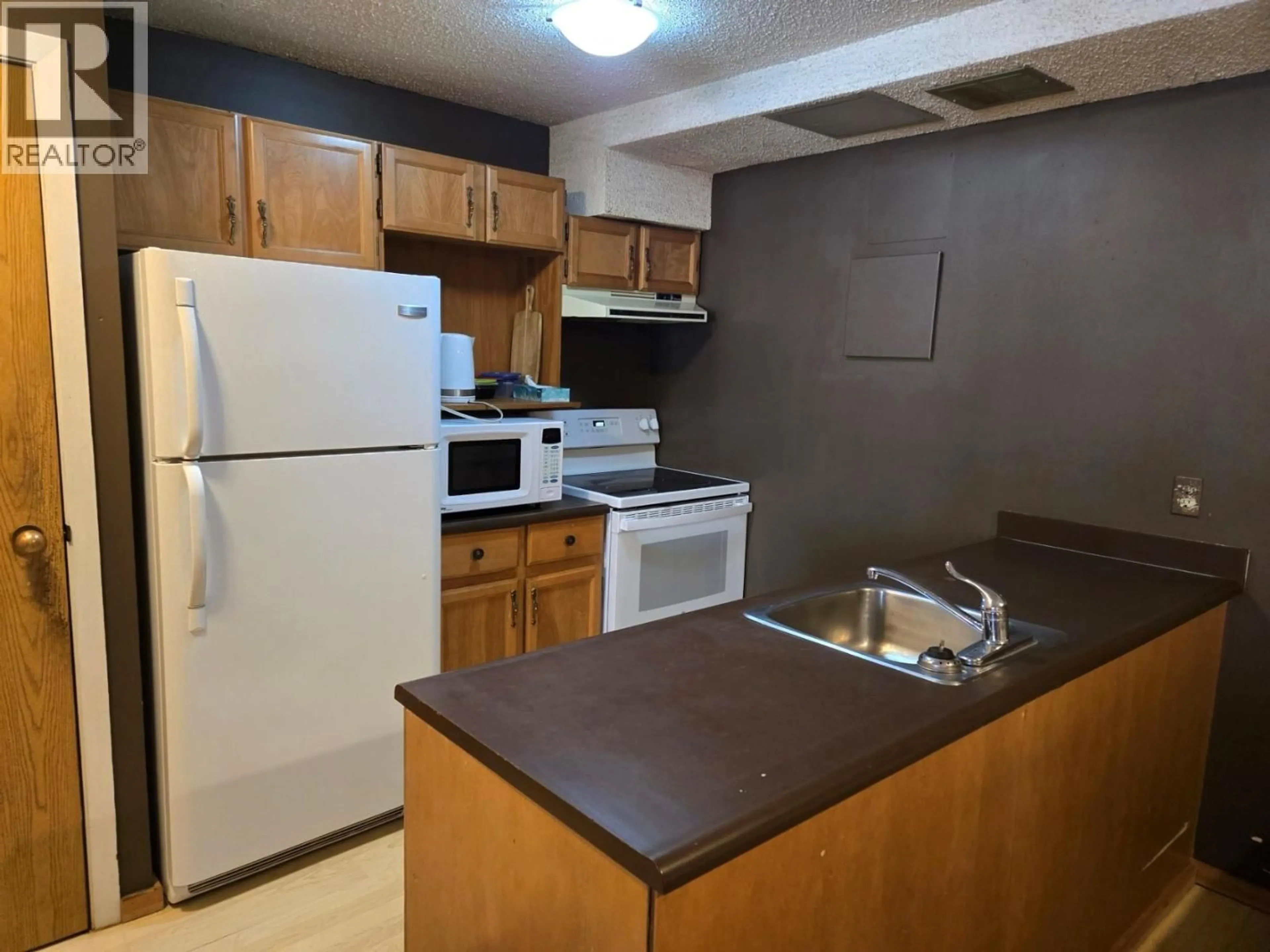 Standard kitchen, unknown for 506 - 2030 PANORAMA DRIVE, Panorama British Columbia V0A1T0