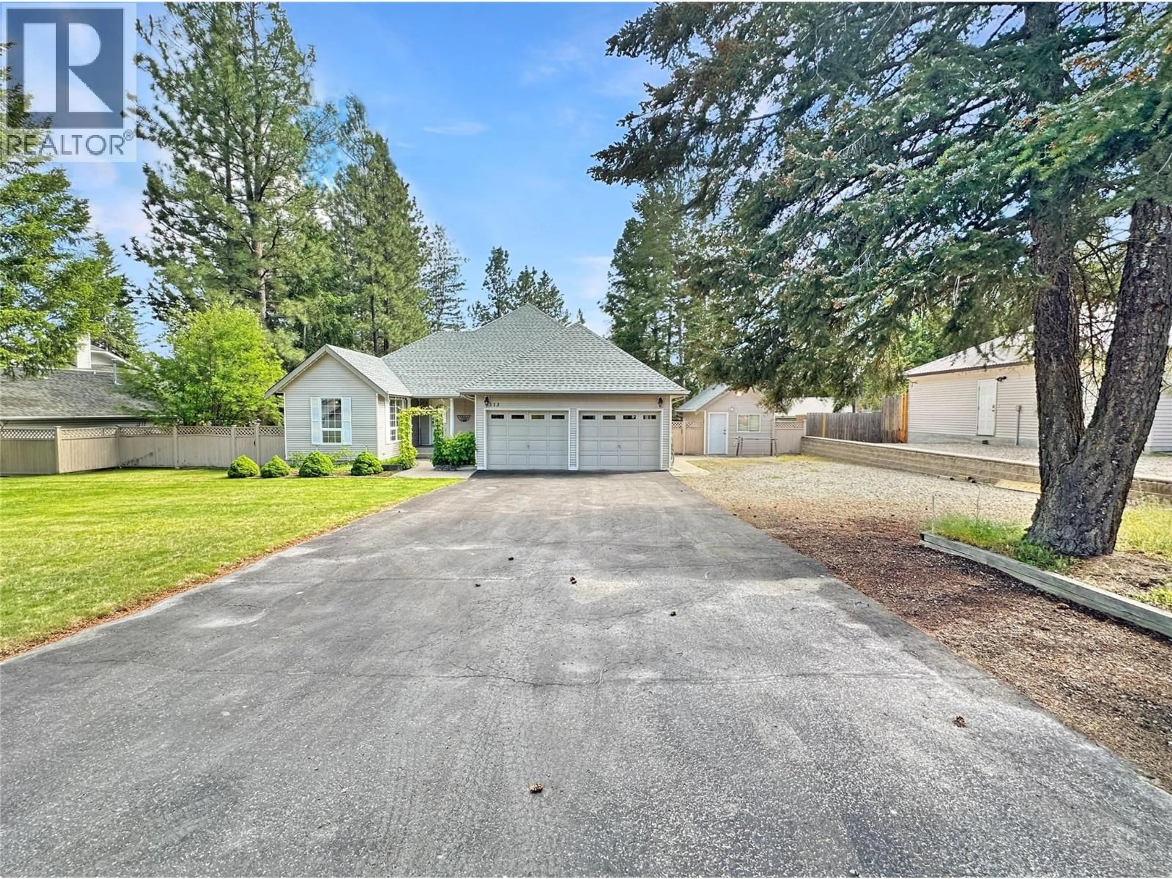 A pic from outside/outdoor area/front of a property/back of a property/a pic from drone, street for 113 DEERVIEW CRESCENT, Princeton British Columbia V0X1W0