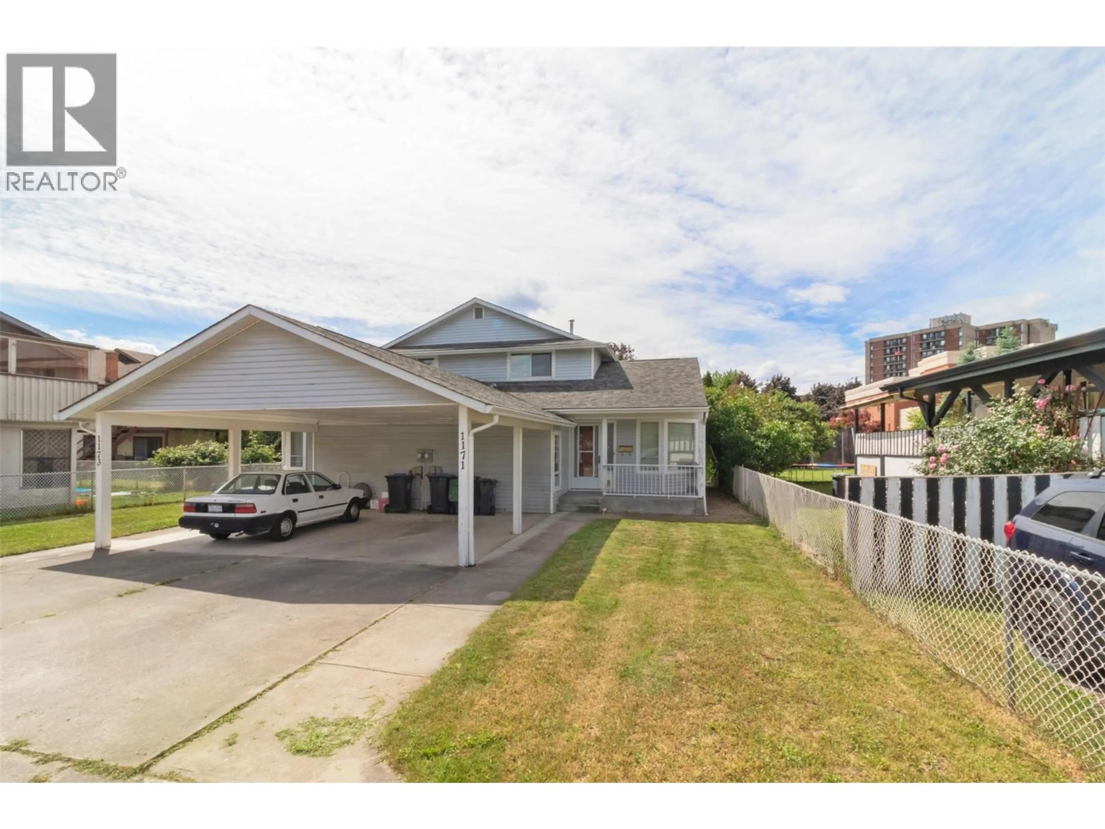 A pic from outside/outdoor area/front of a property/back of a property/a pic from drone, street for 1171 LAWSON AVENUE, Kelowna British Columbia V1Y6T8