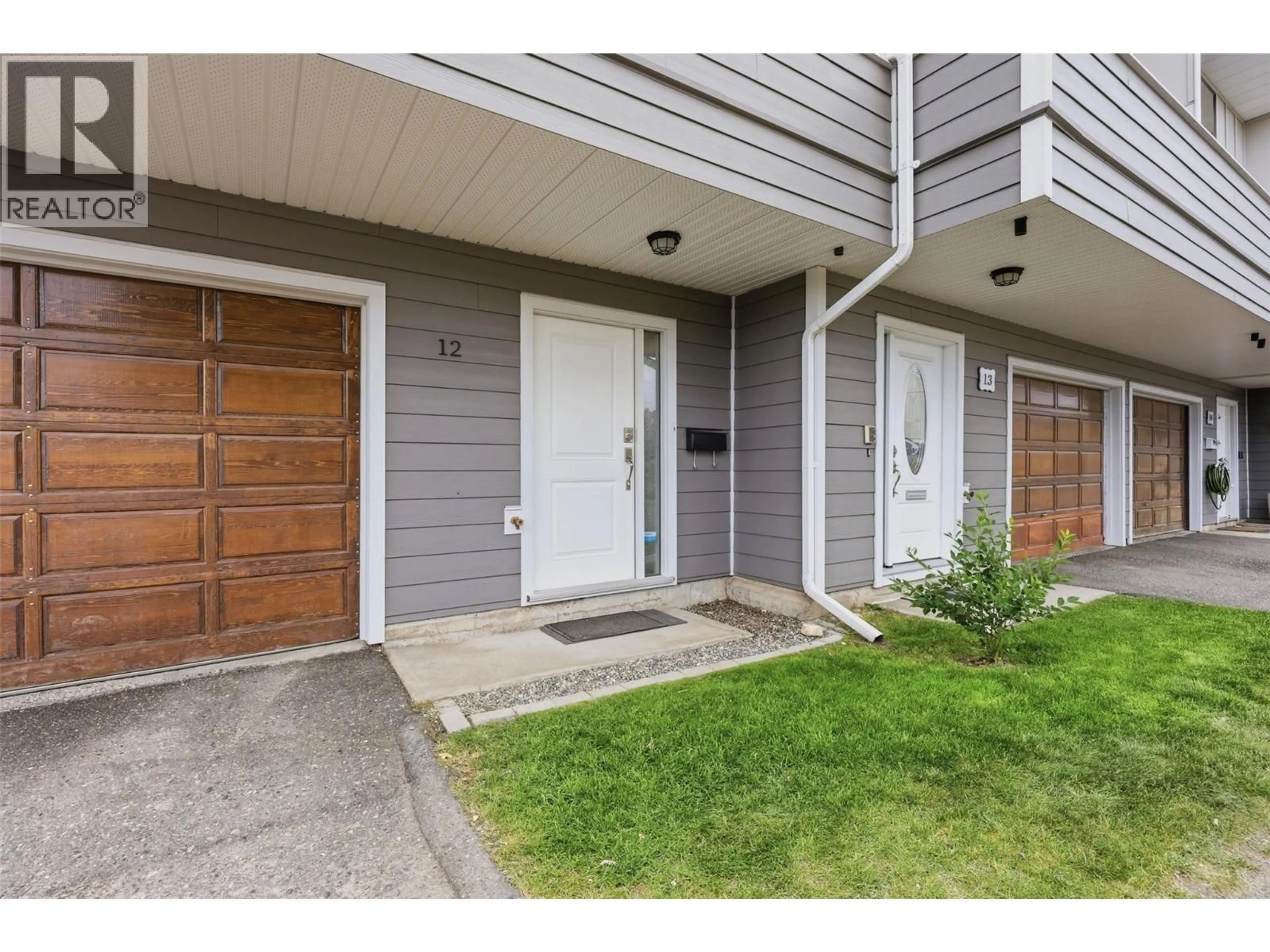 Indoor entryway for 12 - 1810 SPRINGHILL DRIVE, Kamloops British Columbia V2E1P9