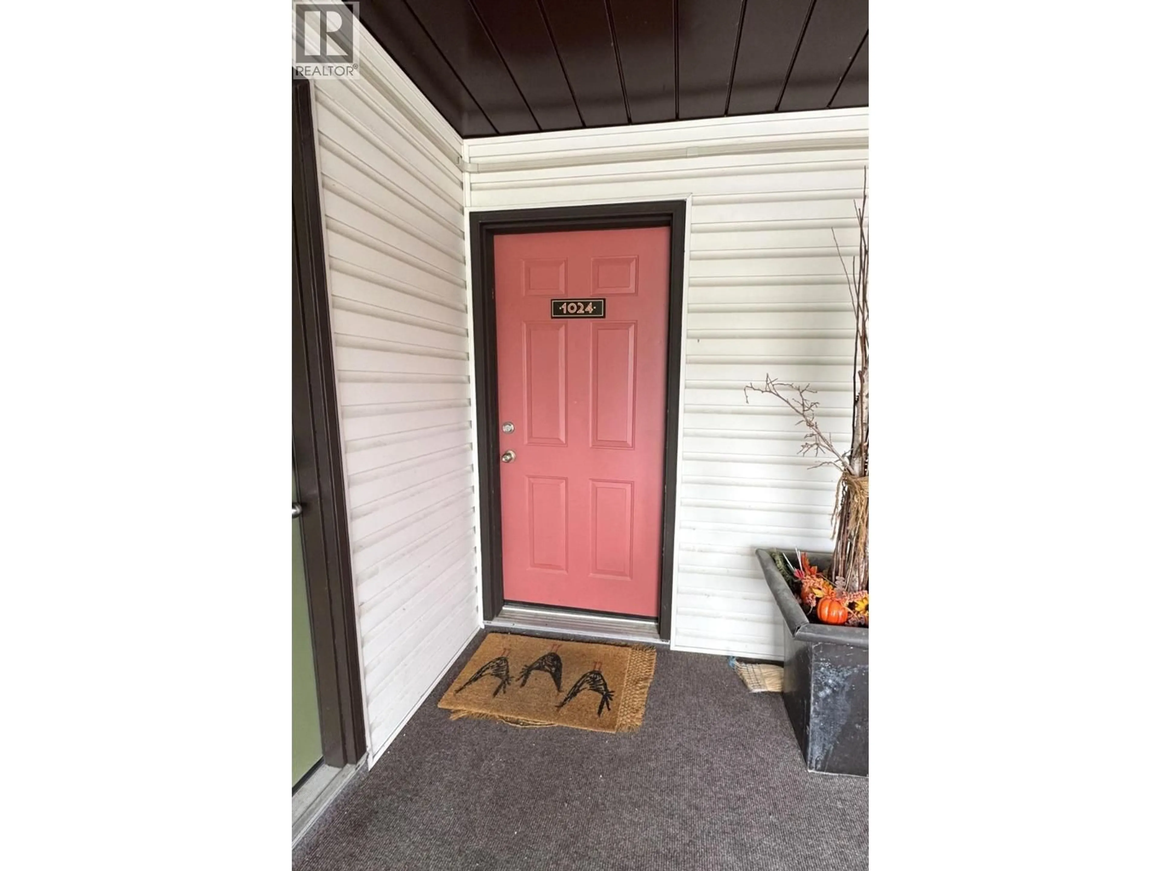 Indoor entryway for 1024 - 930 DOGWOOD DRIVE, Kimberley British Columbia V1A1B9