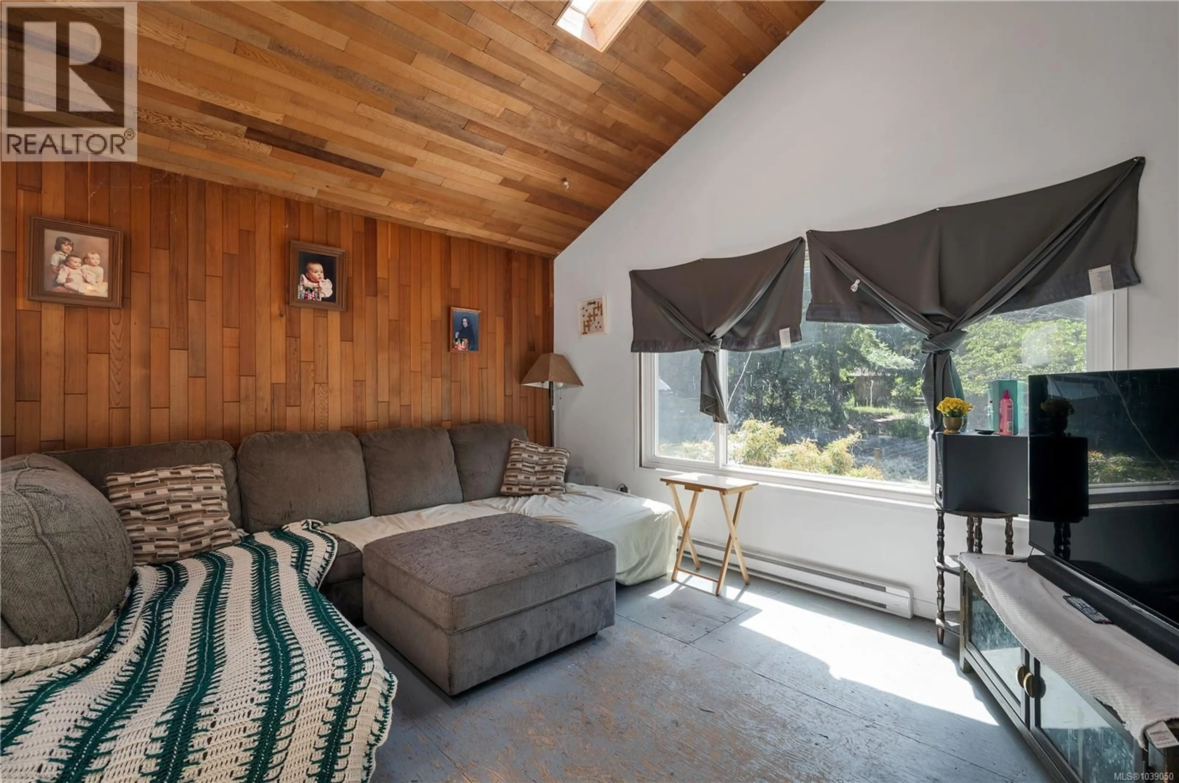 Living room with furniture, unknown for 1376 HOOLEY ROAD, Quadra Island British Columbia V0P1N0