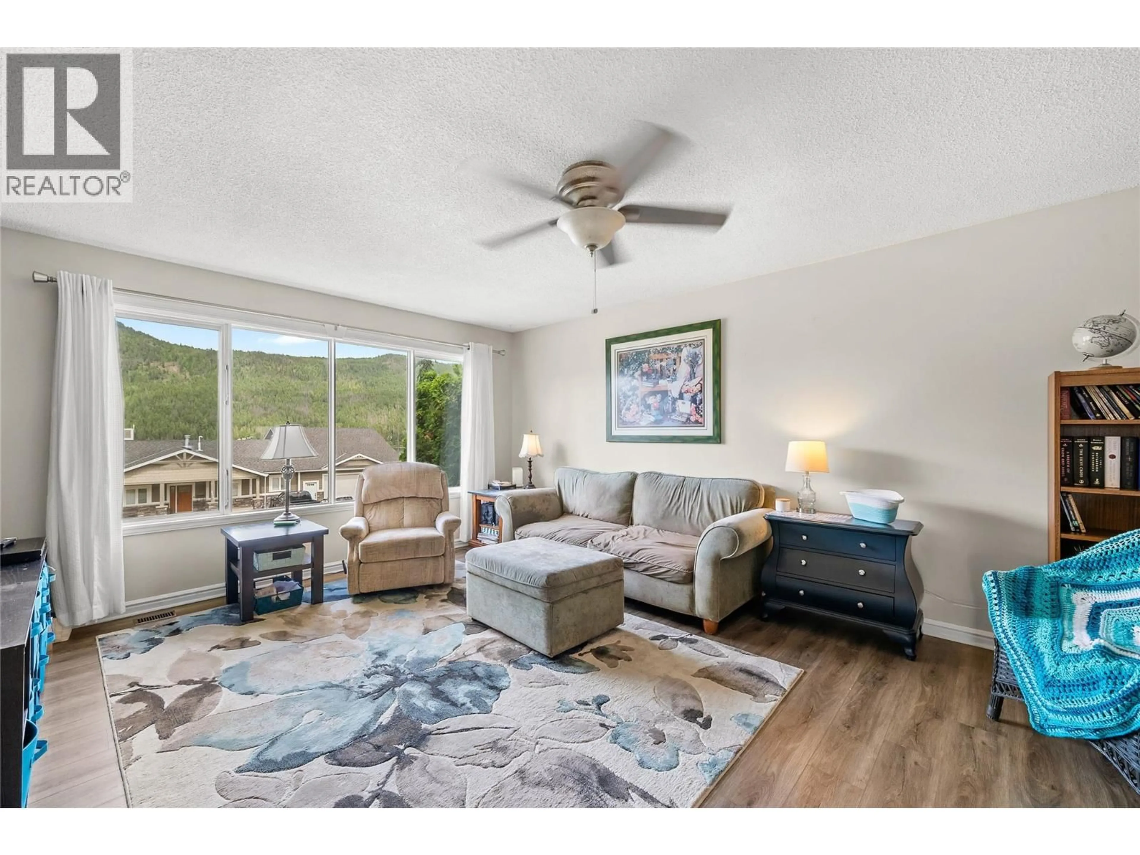 Living room with furniture, unknown for 2440 SUNRISE BOULEVARD, Sorrento British Columbia V0E2W2