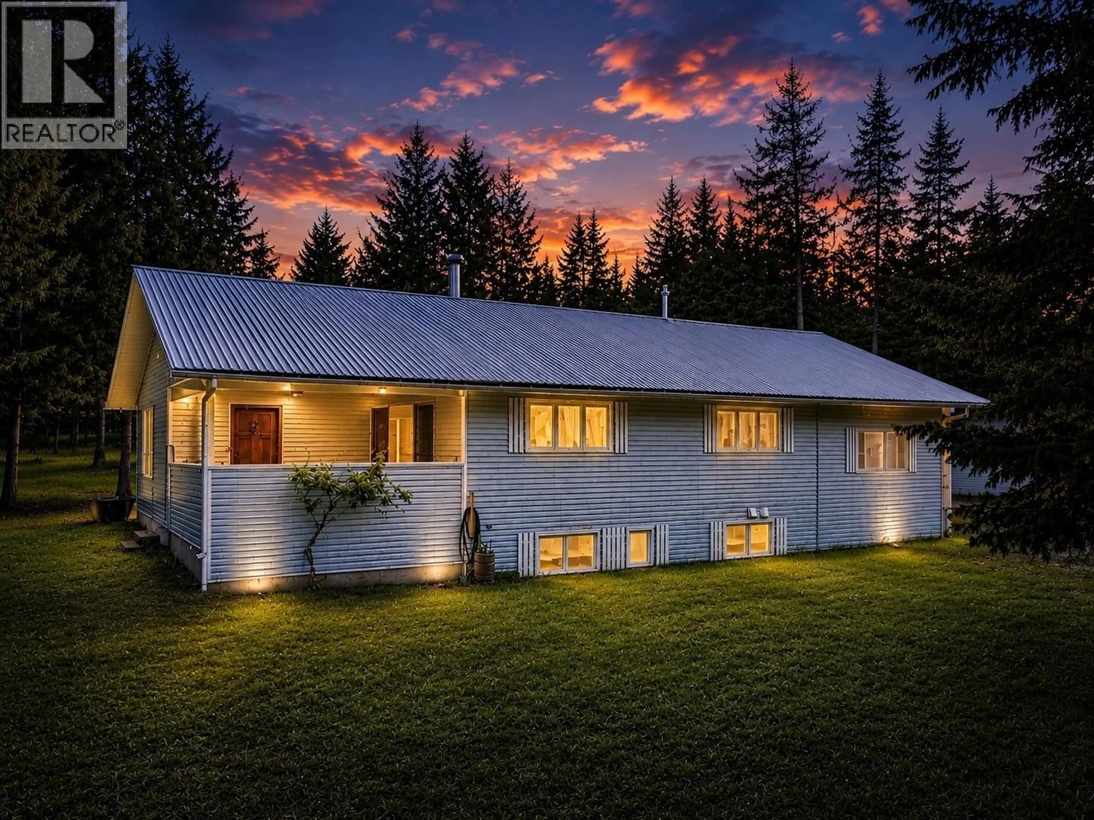 Home with vinyl exterior material, unknown for 3601 49TH STREET SOUTH, Cranbrook British Columbia V1C7M1