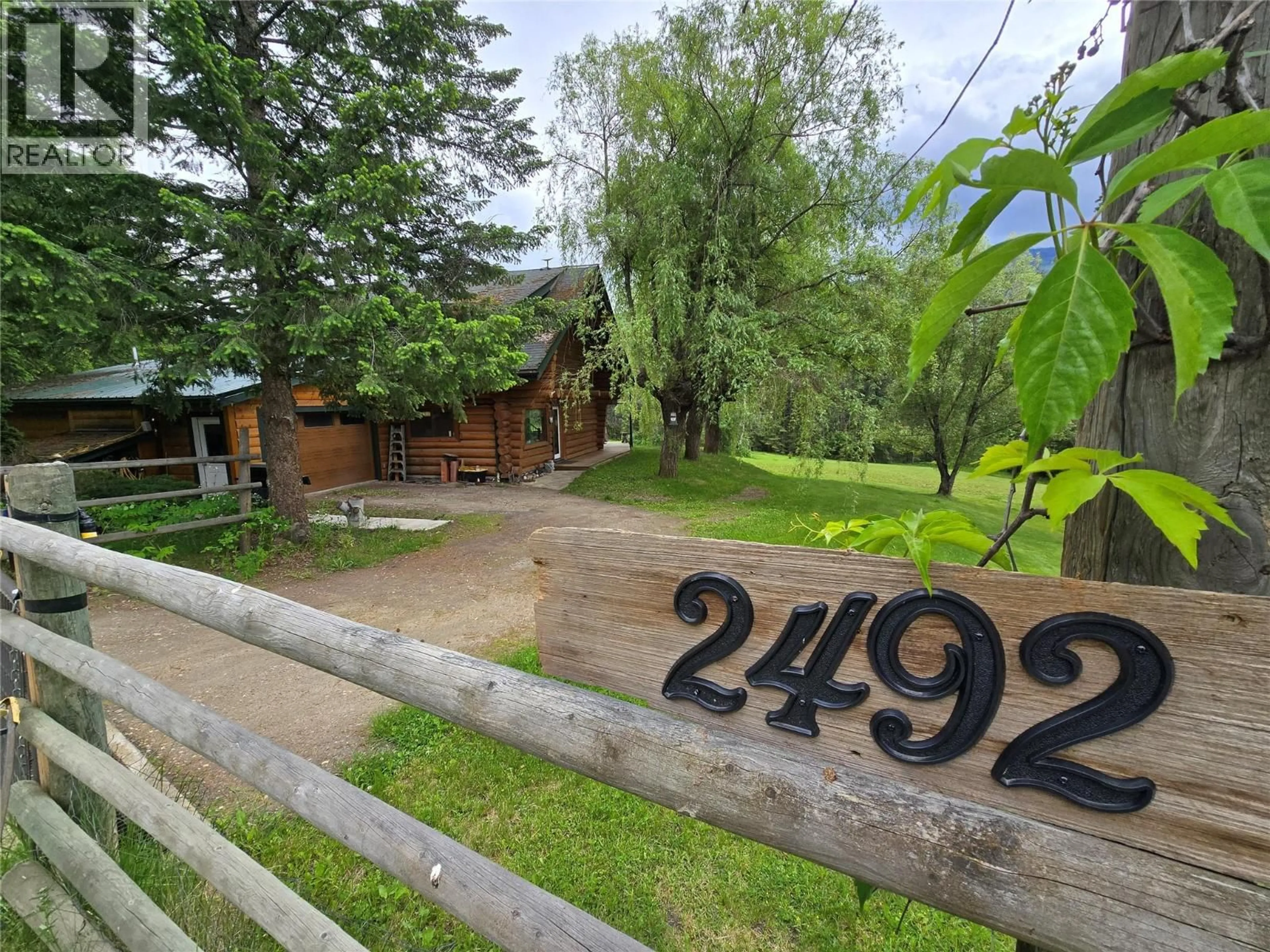 A pic from outside/outdoor area/front of a property/back of a property/a pic from drone, unknown for 2492 LLOYD ROAD, Clearwater British Columbia V0E3A0