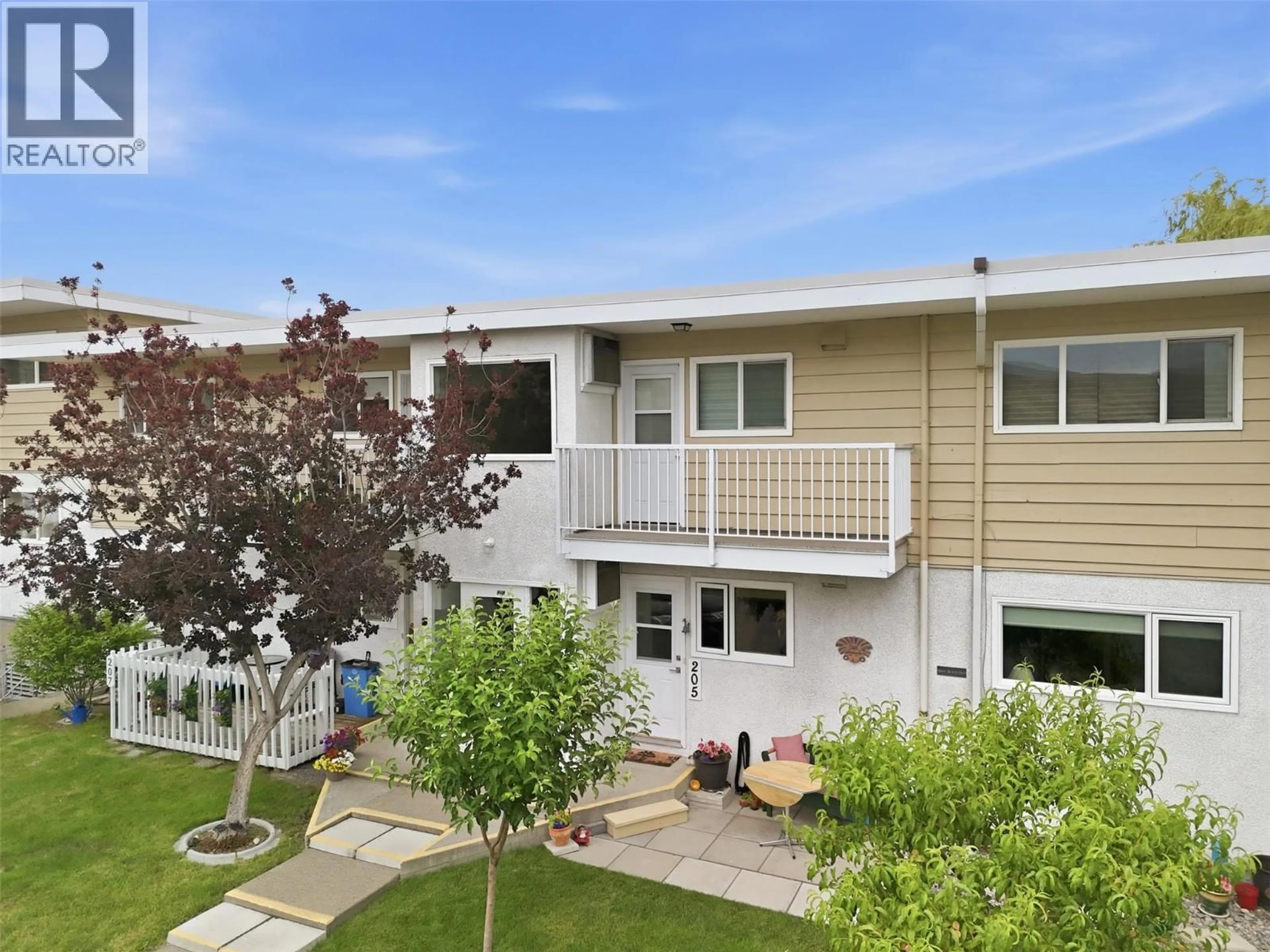 Home with vinyl exterior material, unknown for 205 - 825 HILL STREET, Ashcroft British Columbia V0K1A0