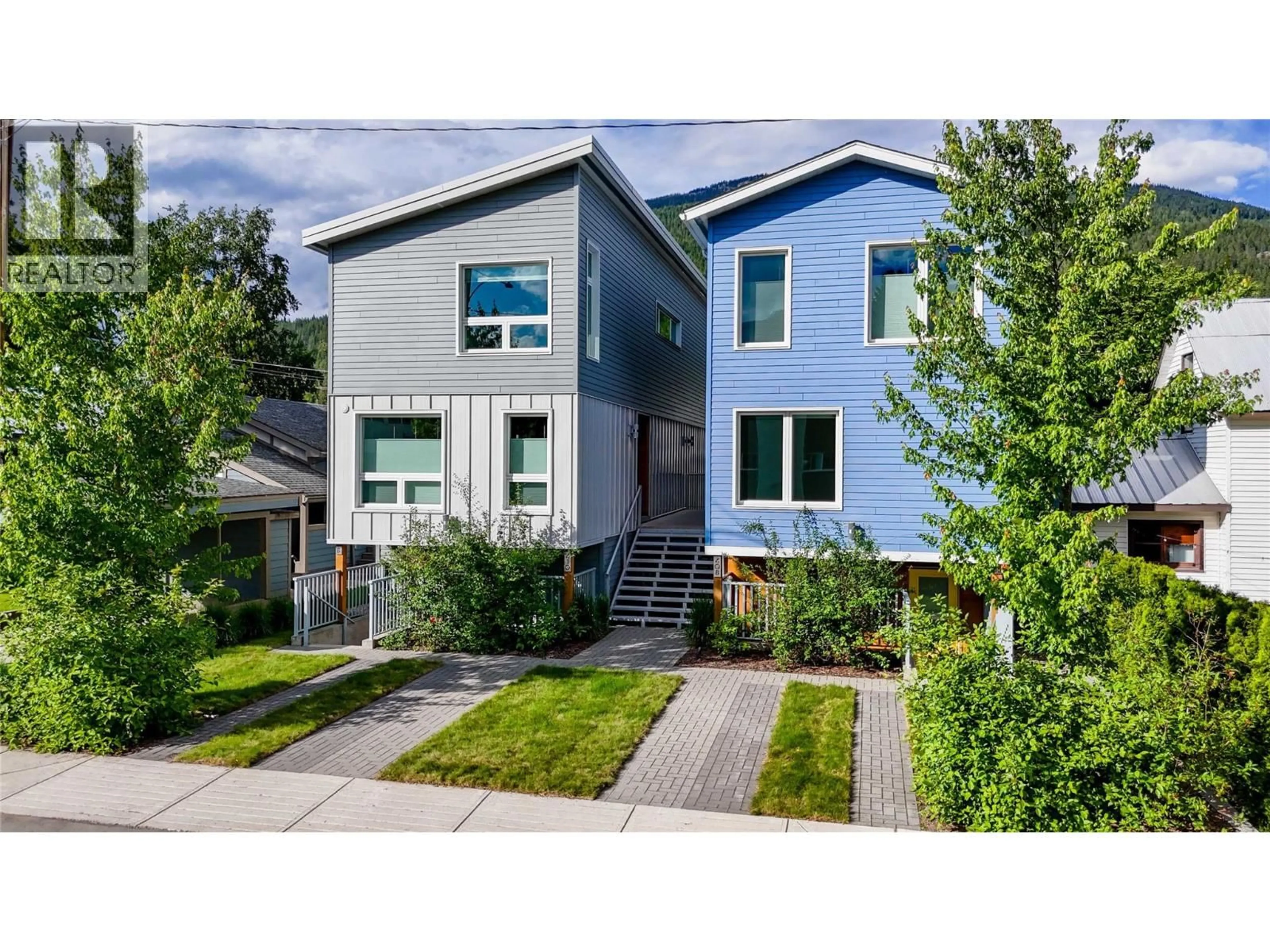 Home with vinyl exterior material, street for 410 FOURTH STREET WEST, Revelstoke British Columbia V0E2S0