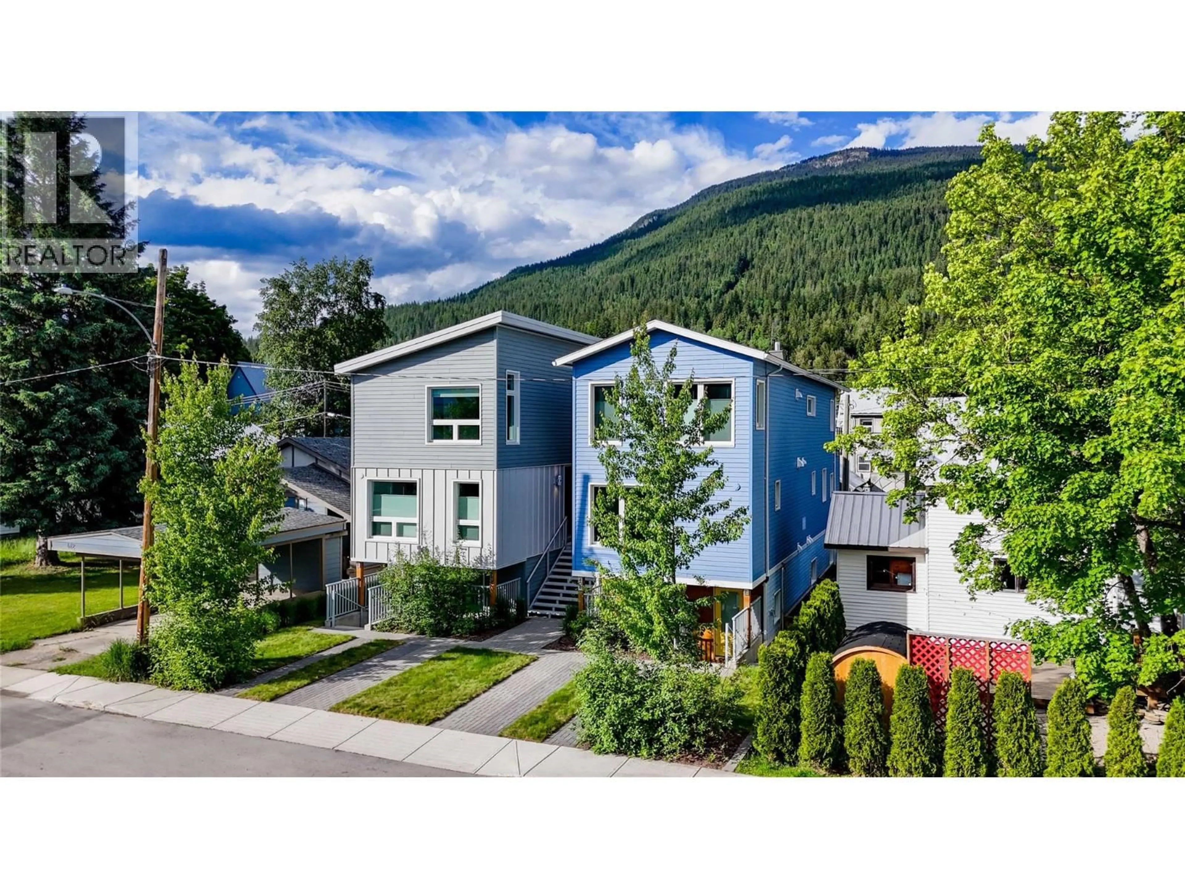 Home with vinyl exterior material, mountain view for 410 FOURTH STREET WEST, Revelstoke British Columbia V0E2S0