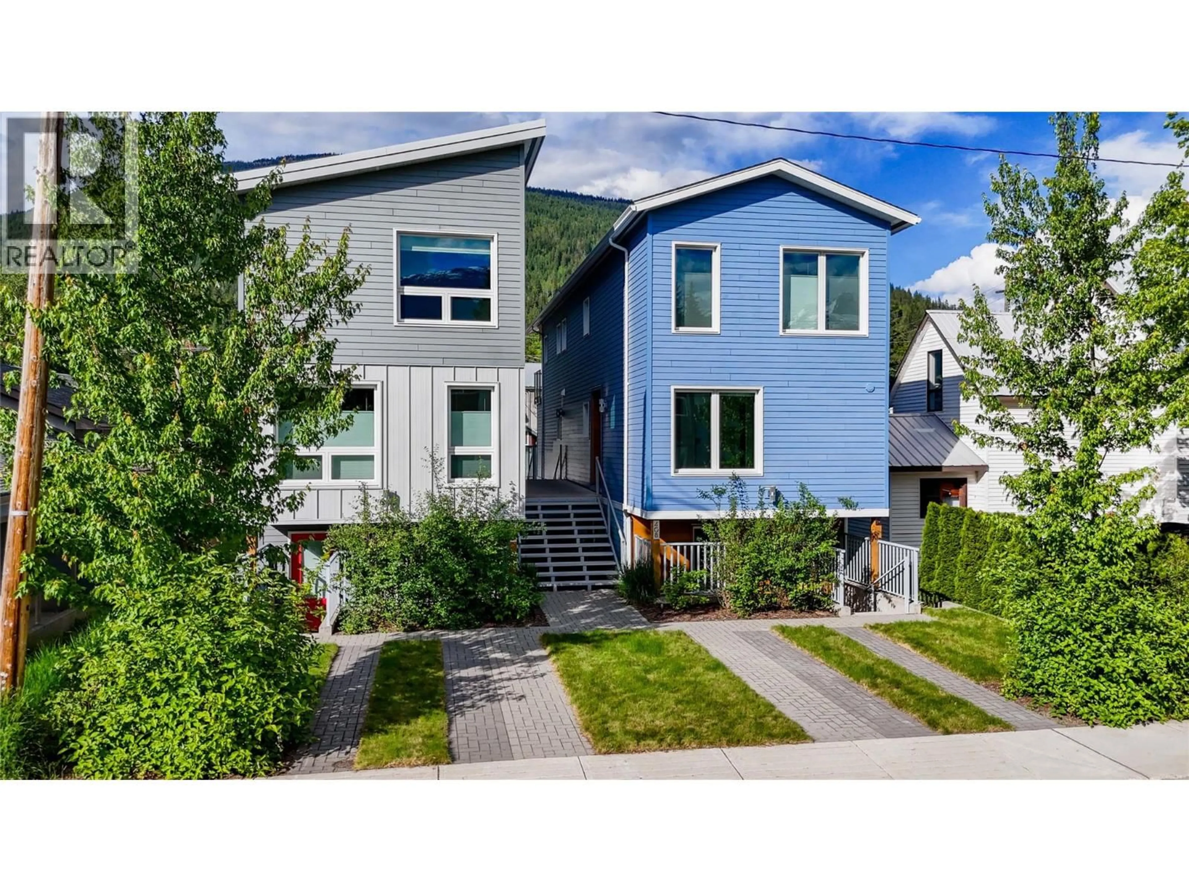 Home with vinyl exterior material, street for 408 FOURTH STREET WEST, Revelstoke British Columbia V0E2S0