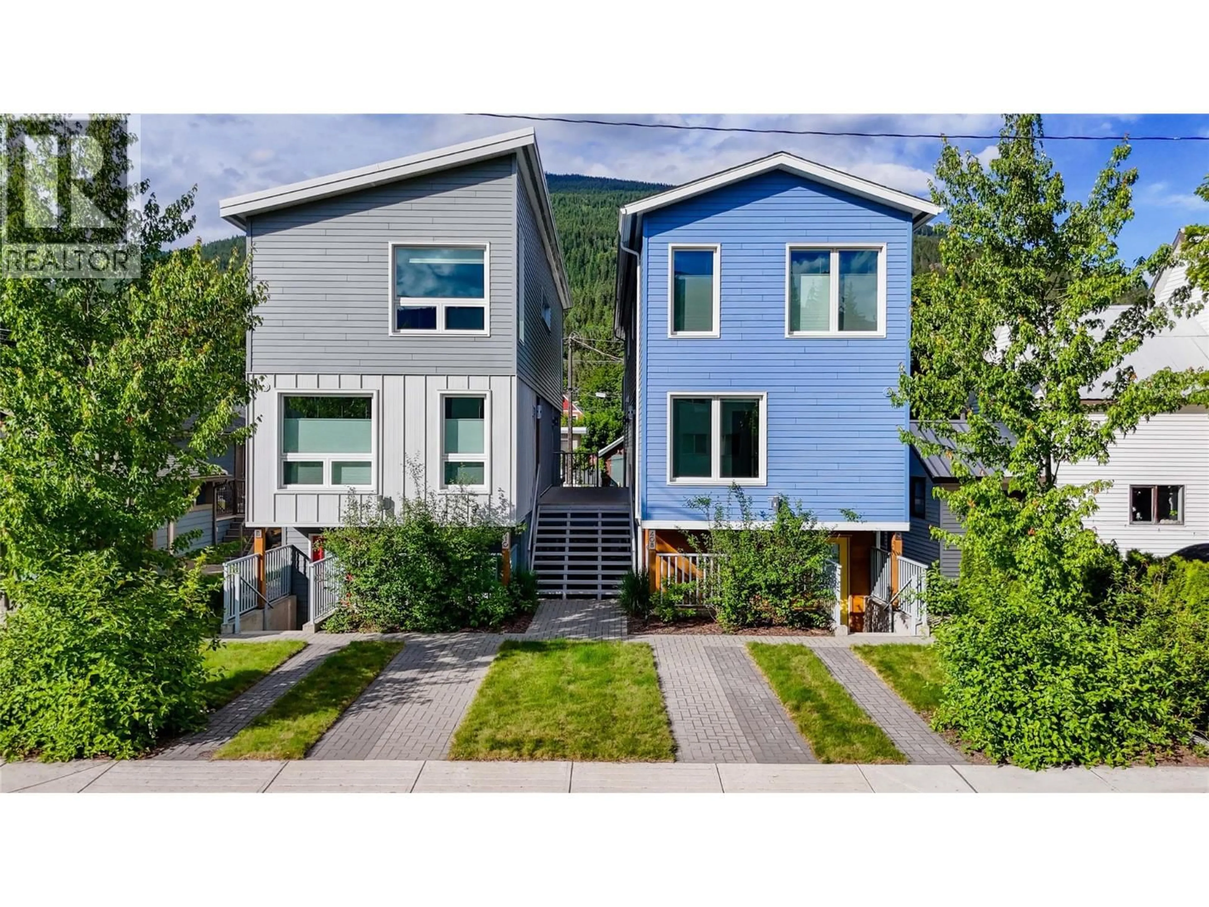 Home with vinyl exterior material, street for 408 FOURTH STREET WEST, Revelstoke British Columbia V0E2S0