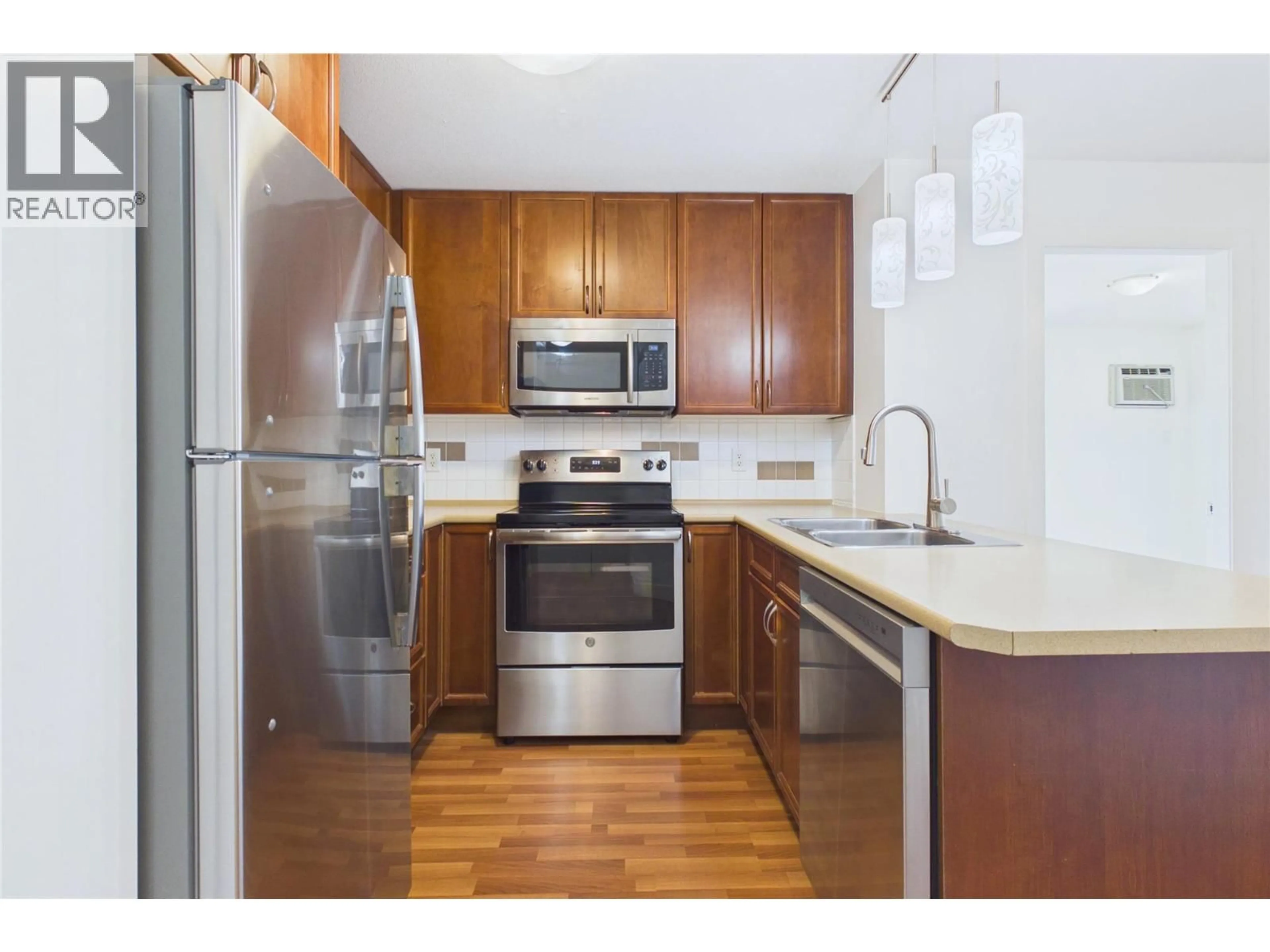 Standard kitchen, wood/laminate floor for 404 - 256 HASTINGS AVENUE, Penticton British Columbia V2A2V6