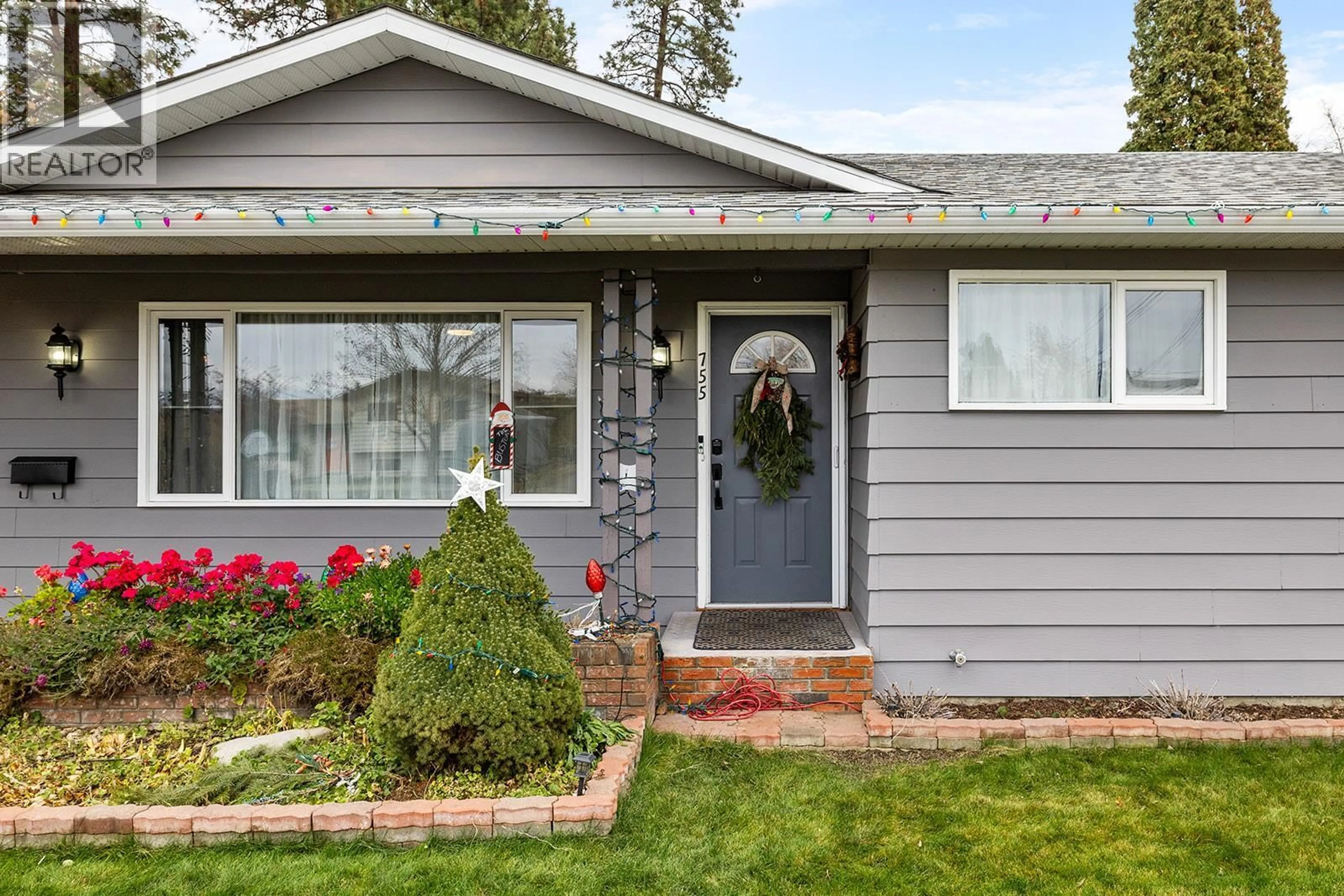 Home with vinyl exterior material, street for 755 CAMELIA ROAD, Kelowna British Columbia V1X3M9