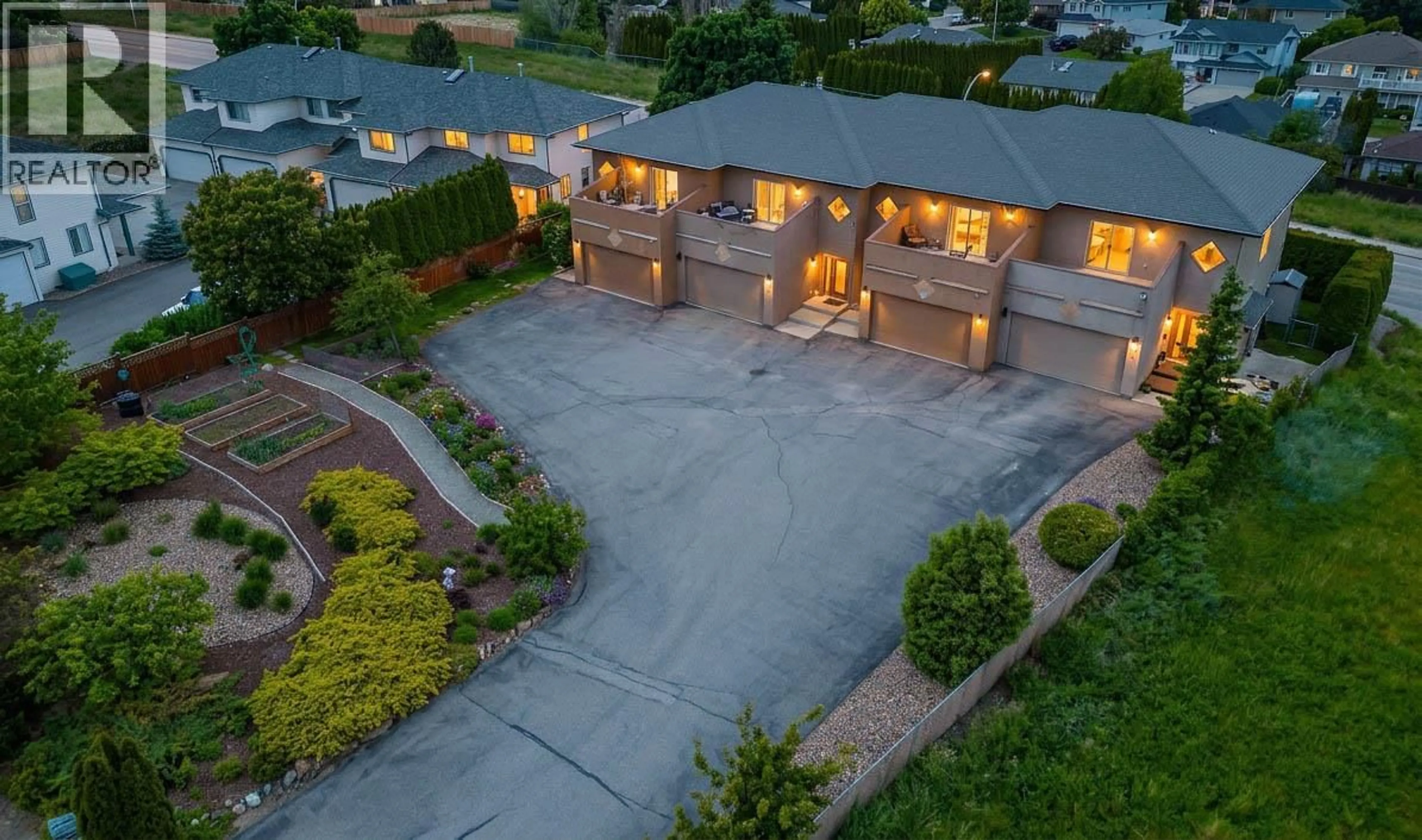 A pic from outside/outdoor area/front of a property/back of a property/a pic from drone, unknown for 4 - 776 DUNROBIN DRIVE, Kamloops British Columbia V1S1X3