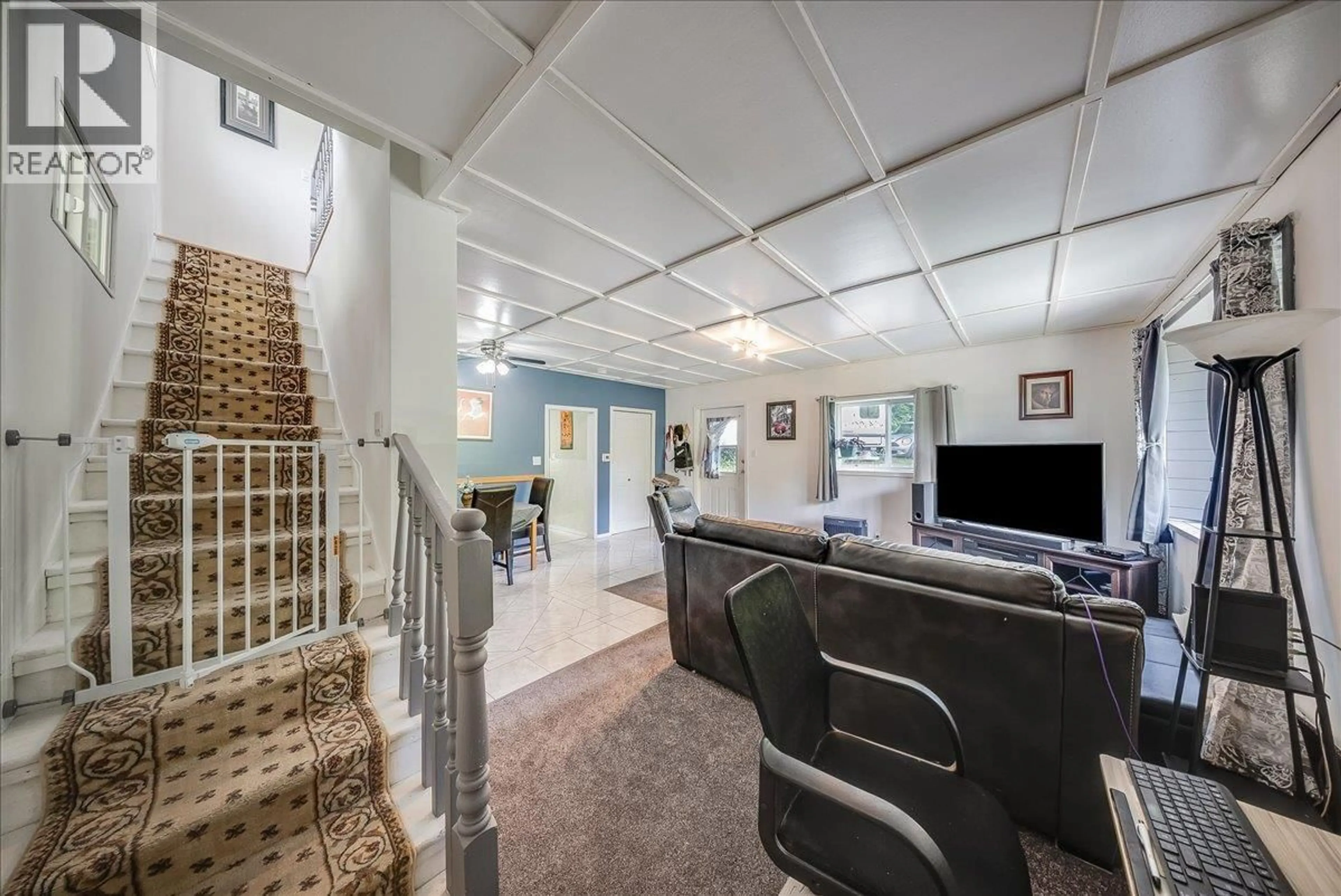 Indoor foyer for 96 RESERVOIR ROAD, Warfield British Columbia V1R3R8