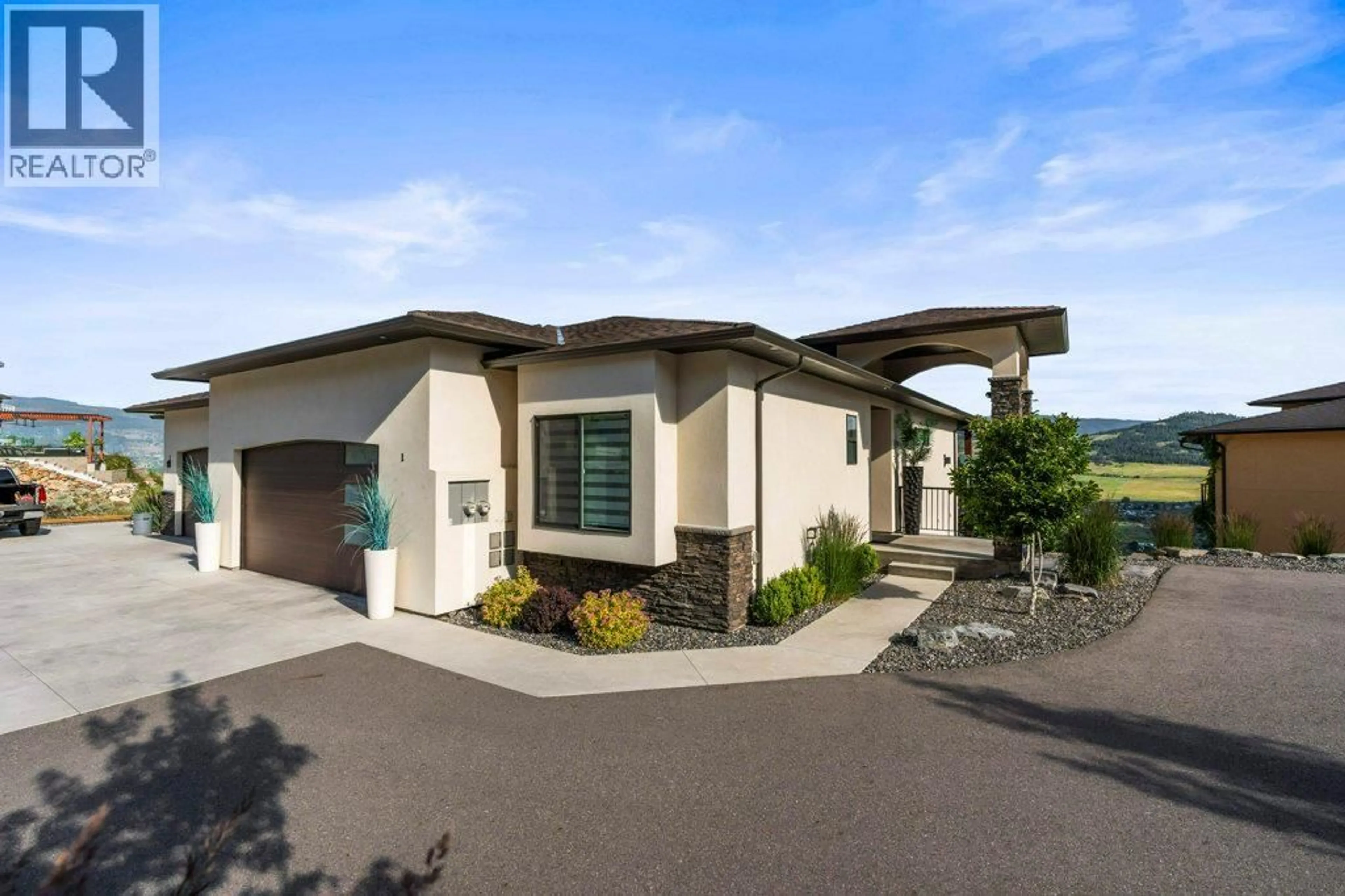 Home with vinyl exterior material, unknown for 1 - 7716 OKANAGAN HILLS BOULEVARD, Vernon British Columbia V1H1Z9