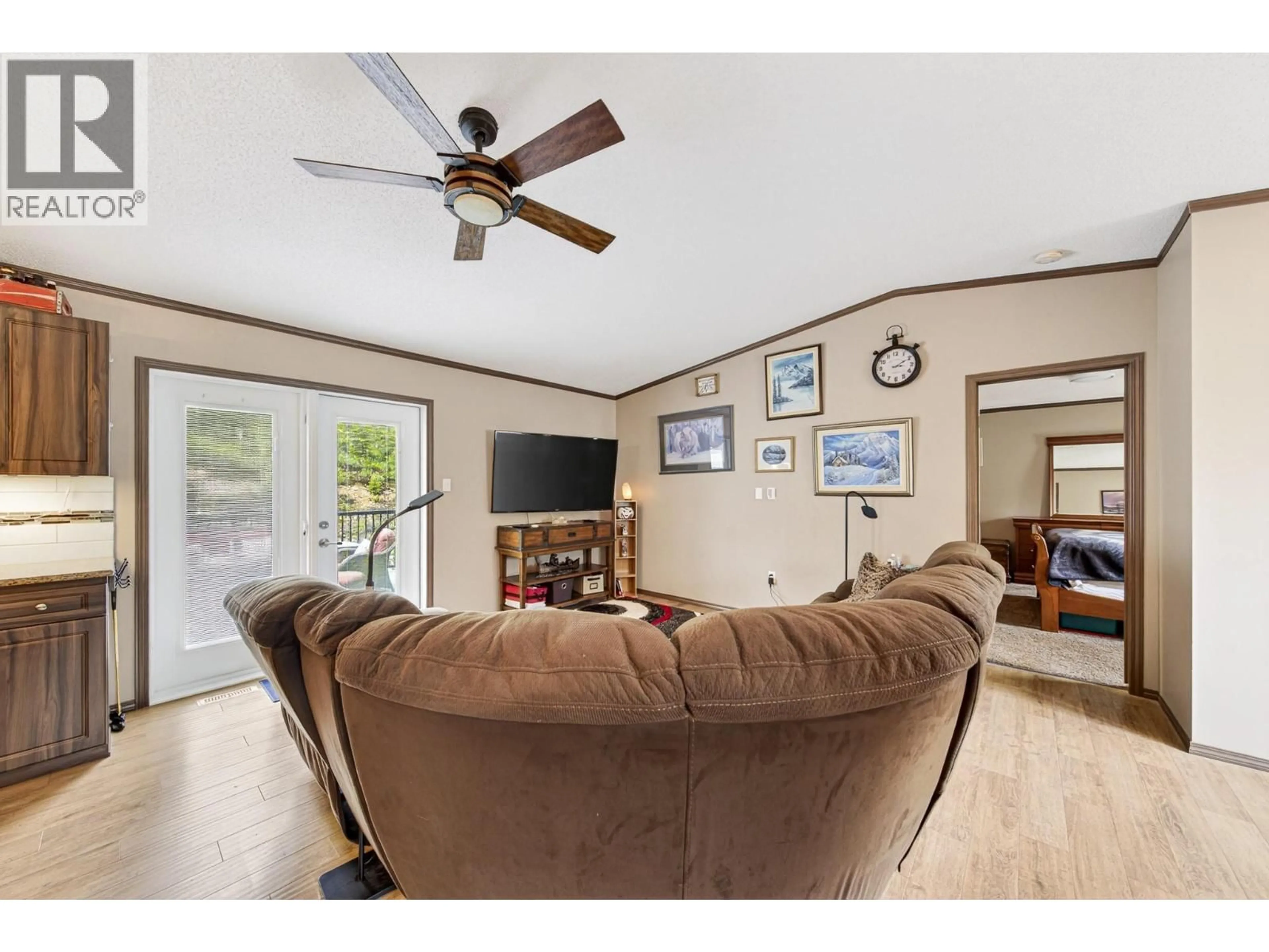 Living room with furniture, unknown for 115 DEERBORNE DRIVE, Elkford British Columbia V0B1H0